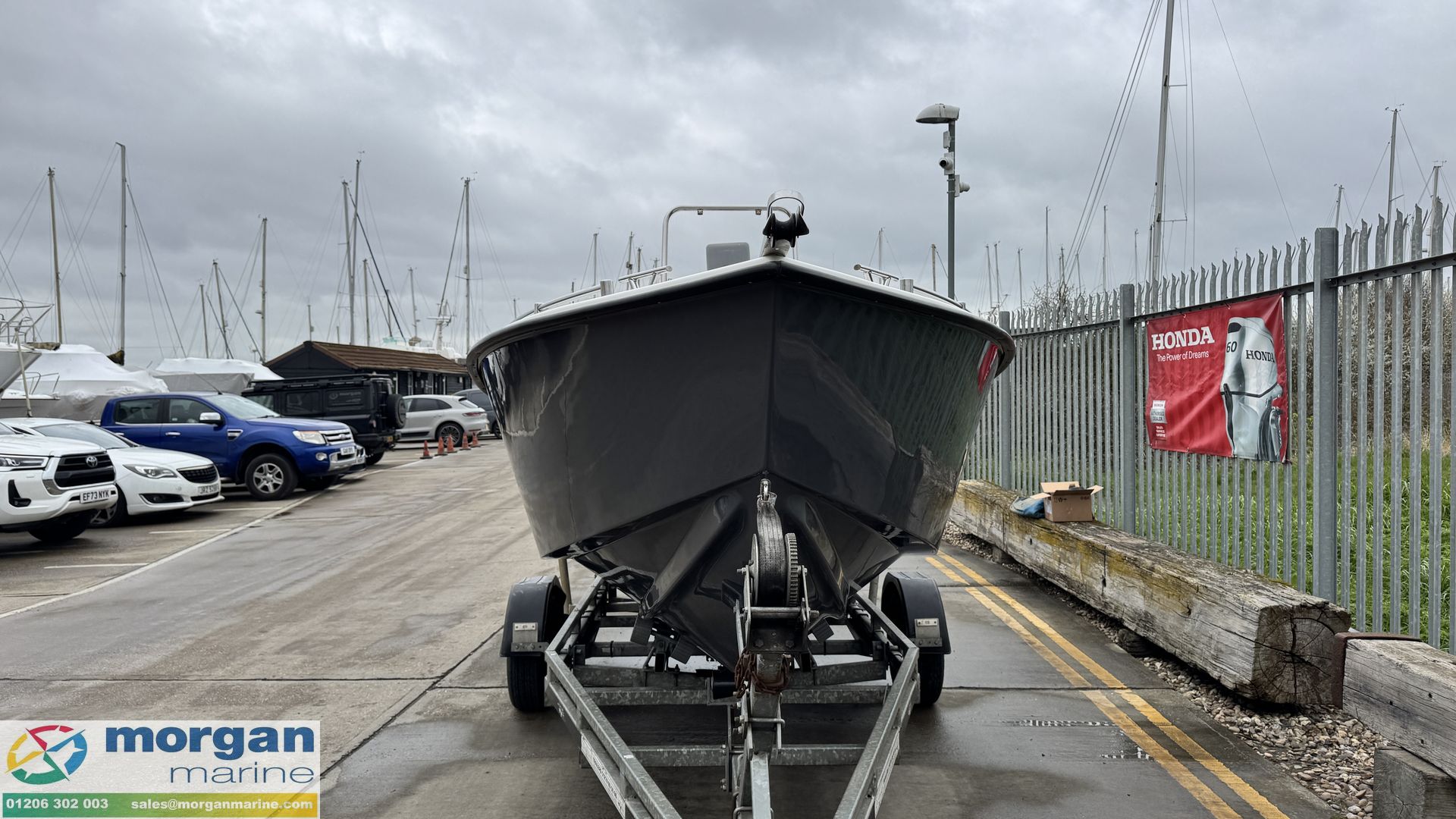 Atlantis 16 centre console -