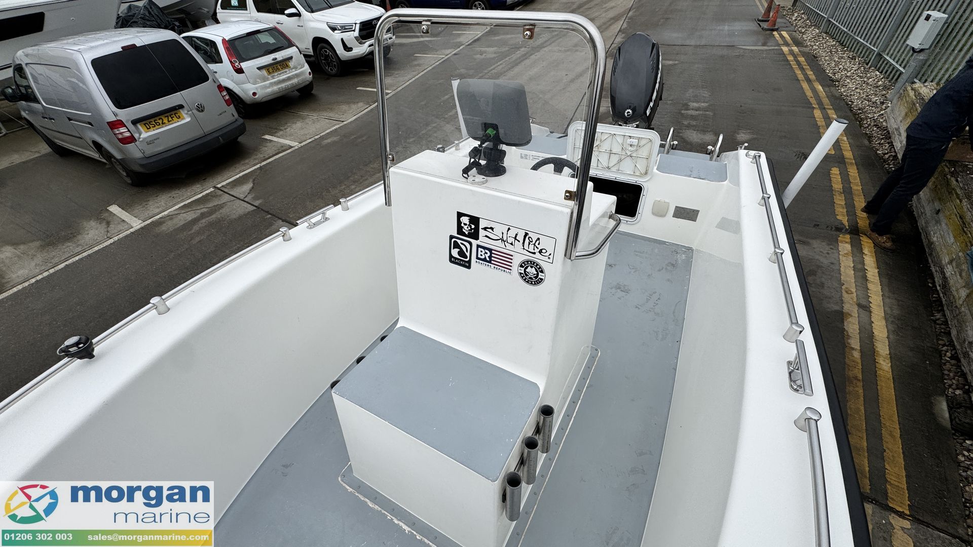 Atlantis 16 centre console -