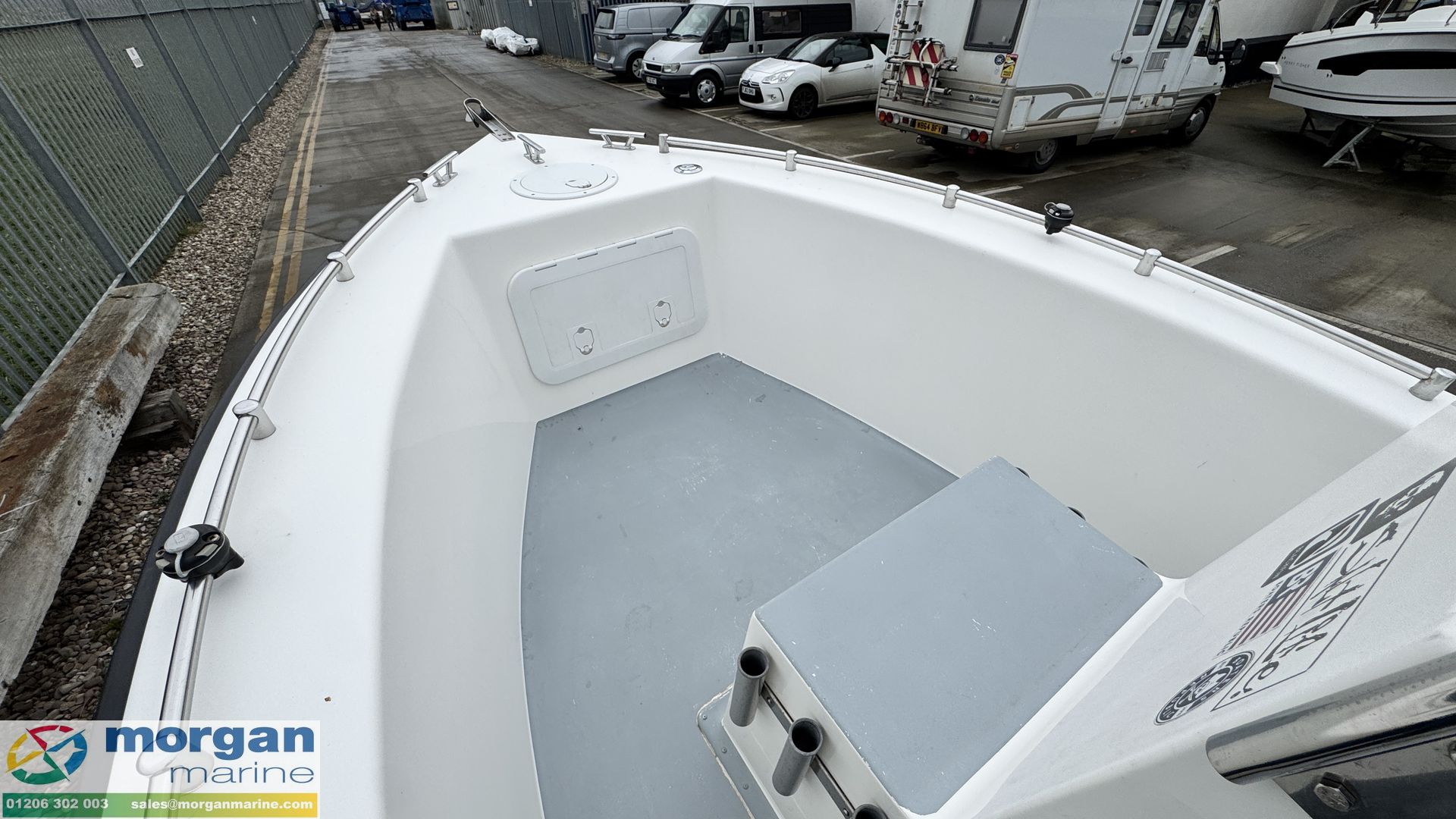 Atlantis 16 centre console -