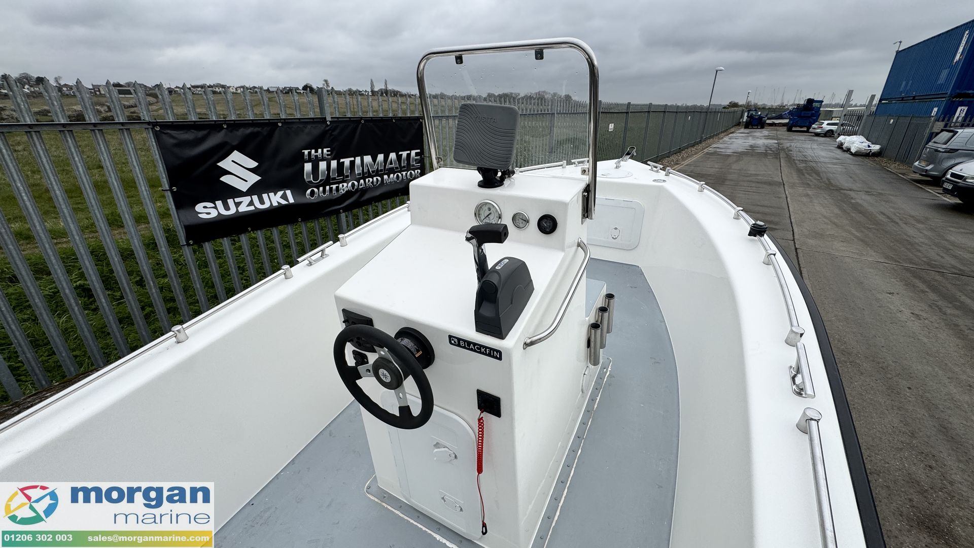 Atlantis 16 centre console -