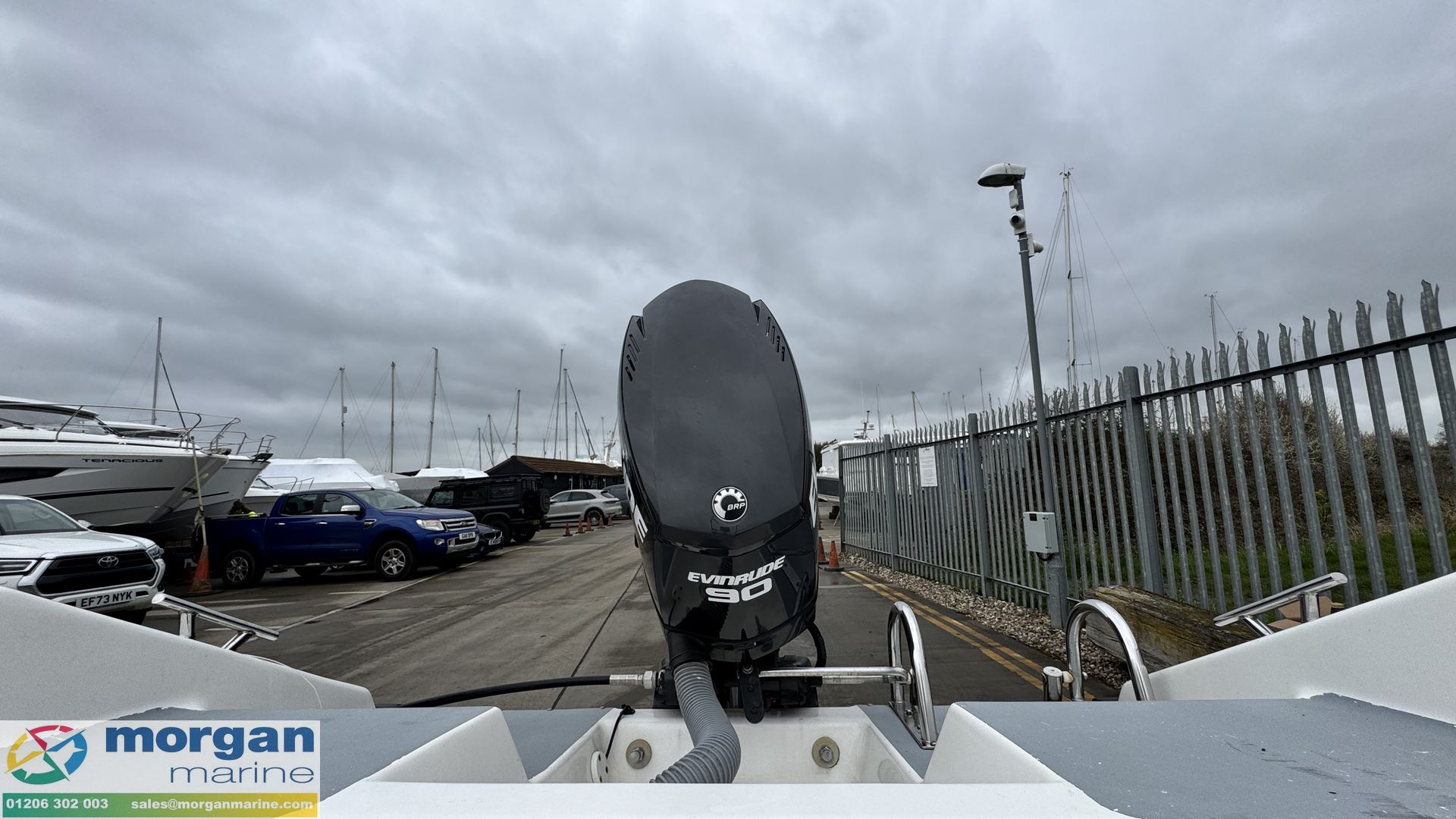 Atlantis 16 centre console -