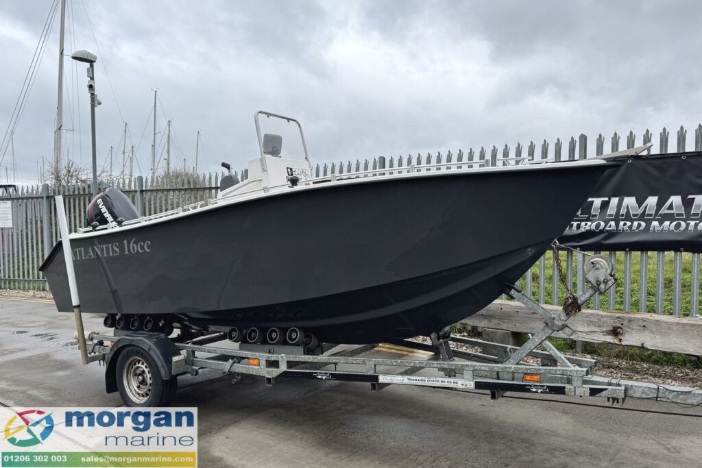 Atlantis 16 centre console