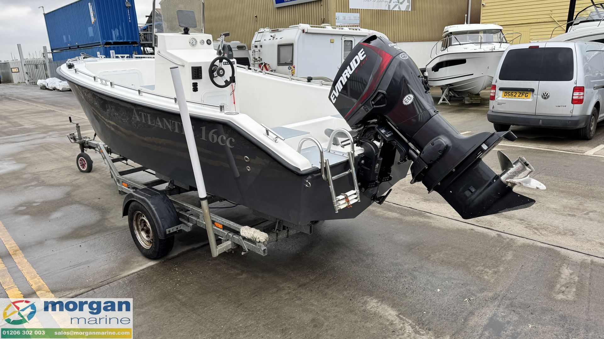 Atlantis 16 centre console -