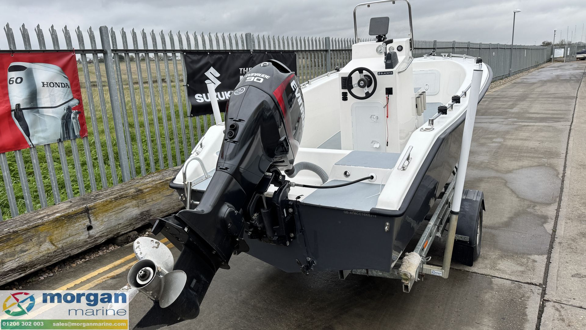 Atlantis 16 centre console -