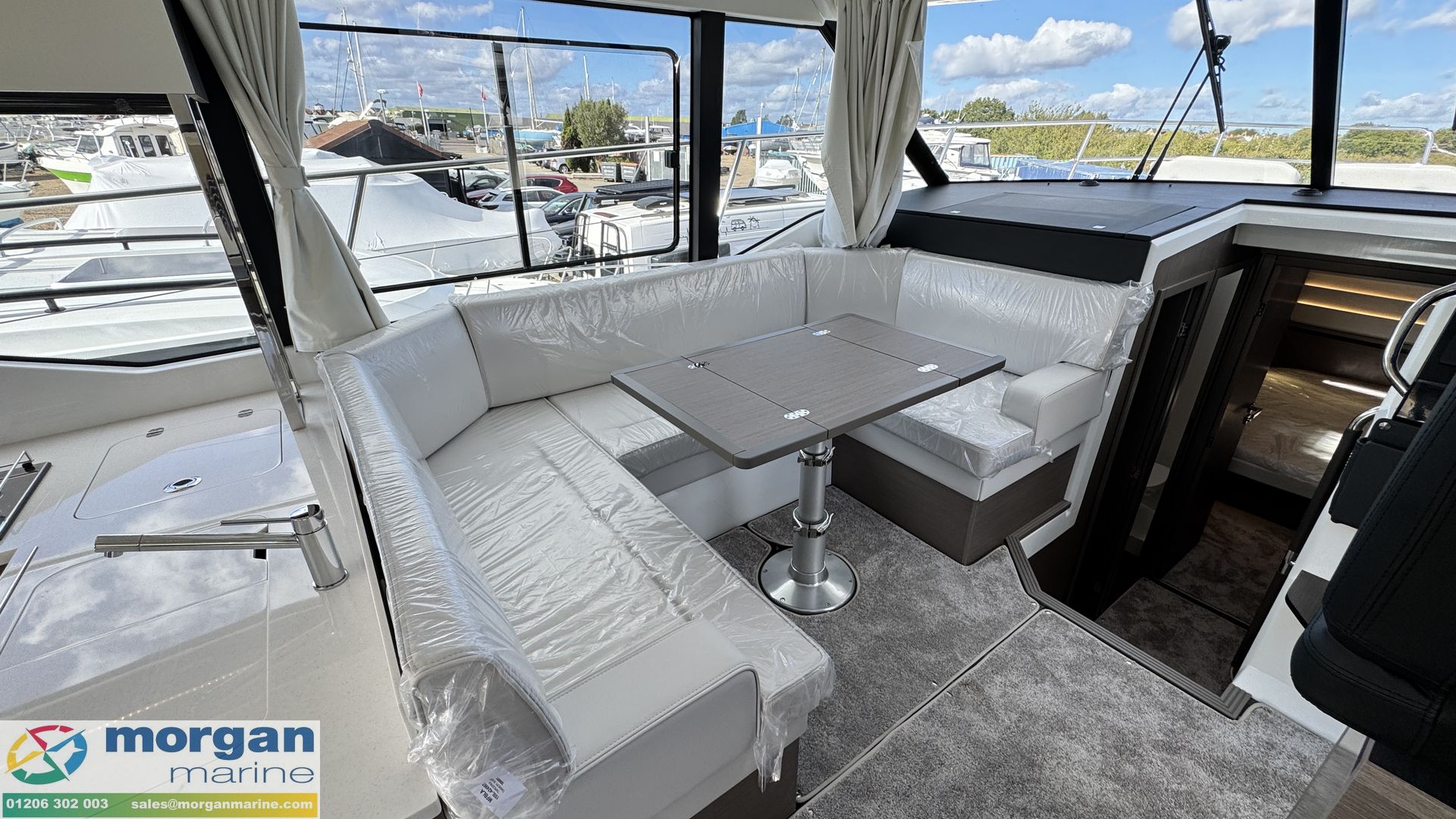 Jeanneau-Merry-Fisher-1295-Coupe-