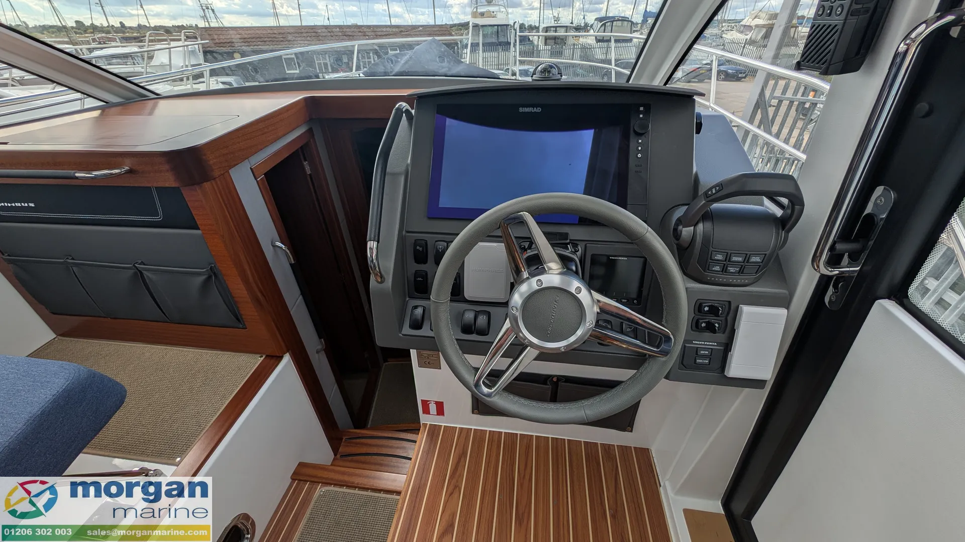 Nimbus 365 Coupe - 26