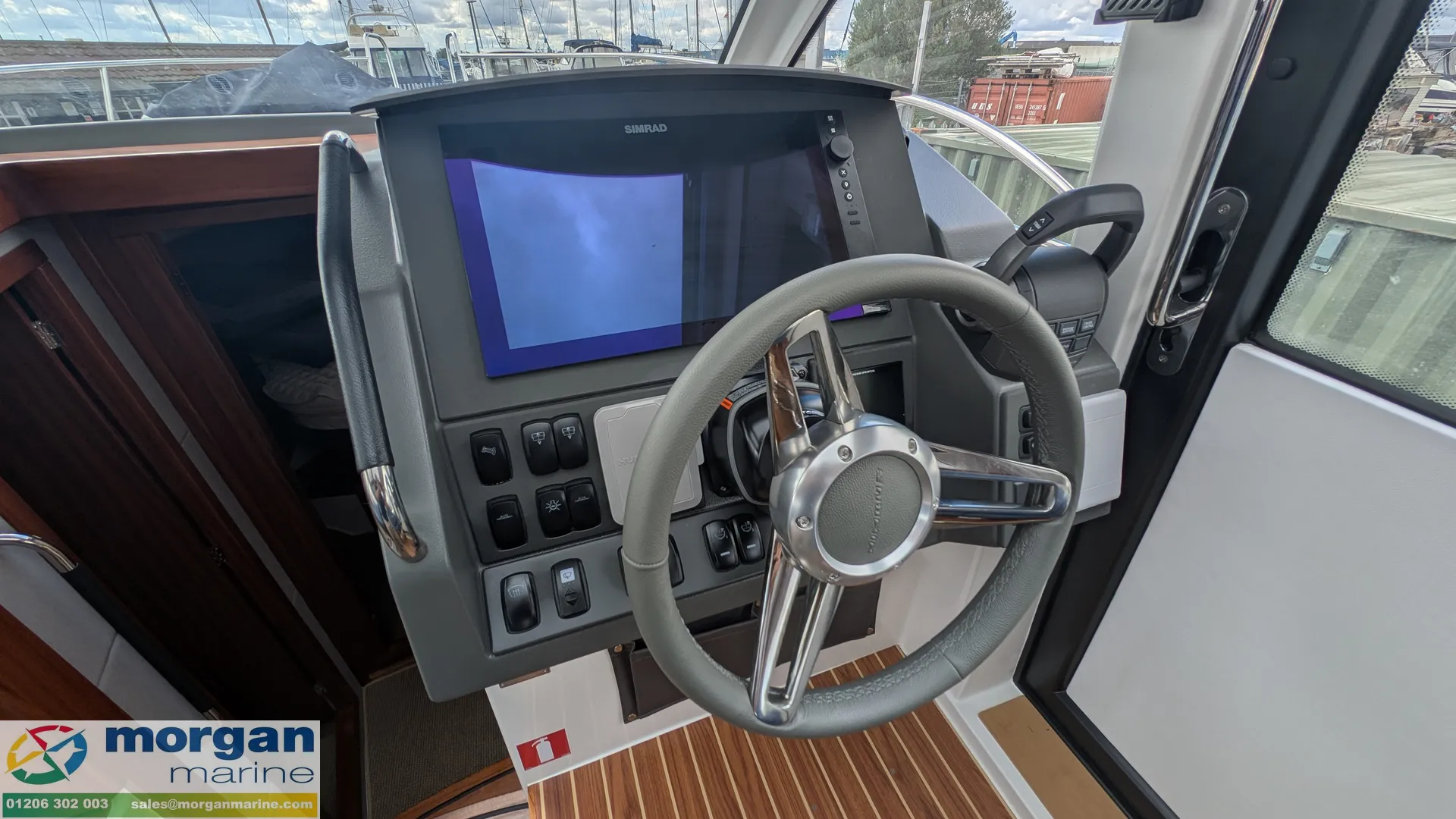 Nimbus 365 Coupe - 27