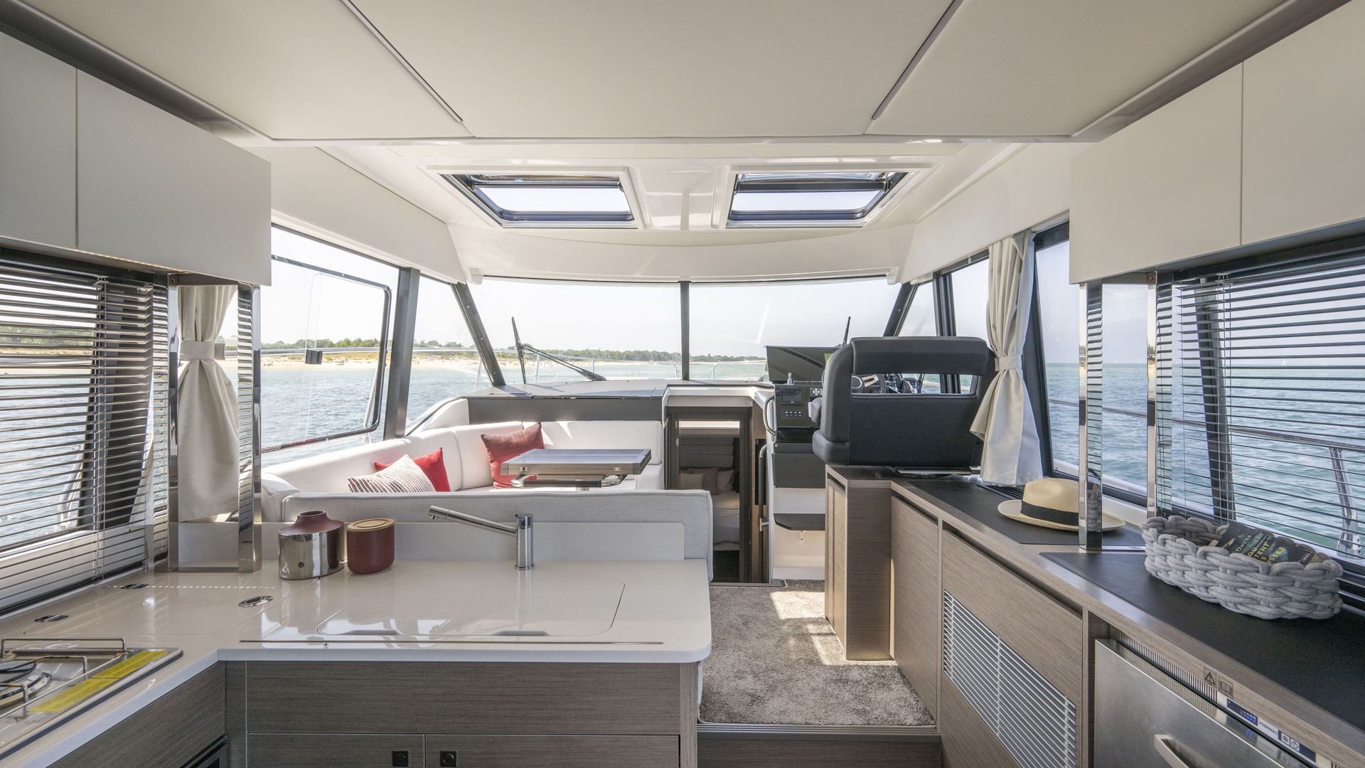 Jeanneau Merry Fisher 1295 Coupe - wheelhouse interior towards bow