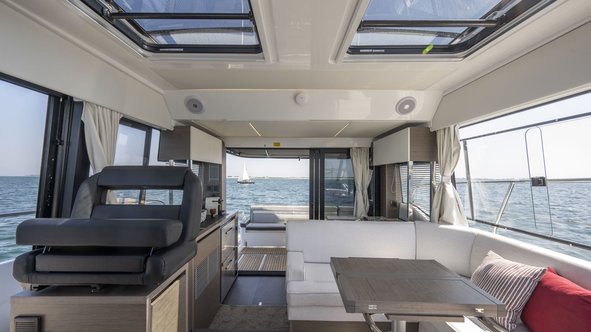 Jeanneau Merry Fisher 1295 Coupe - wheelhouse interior towards aft