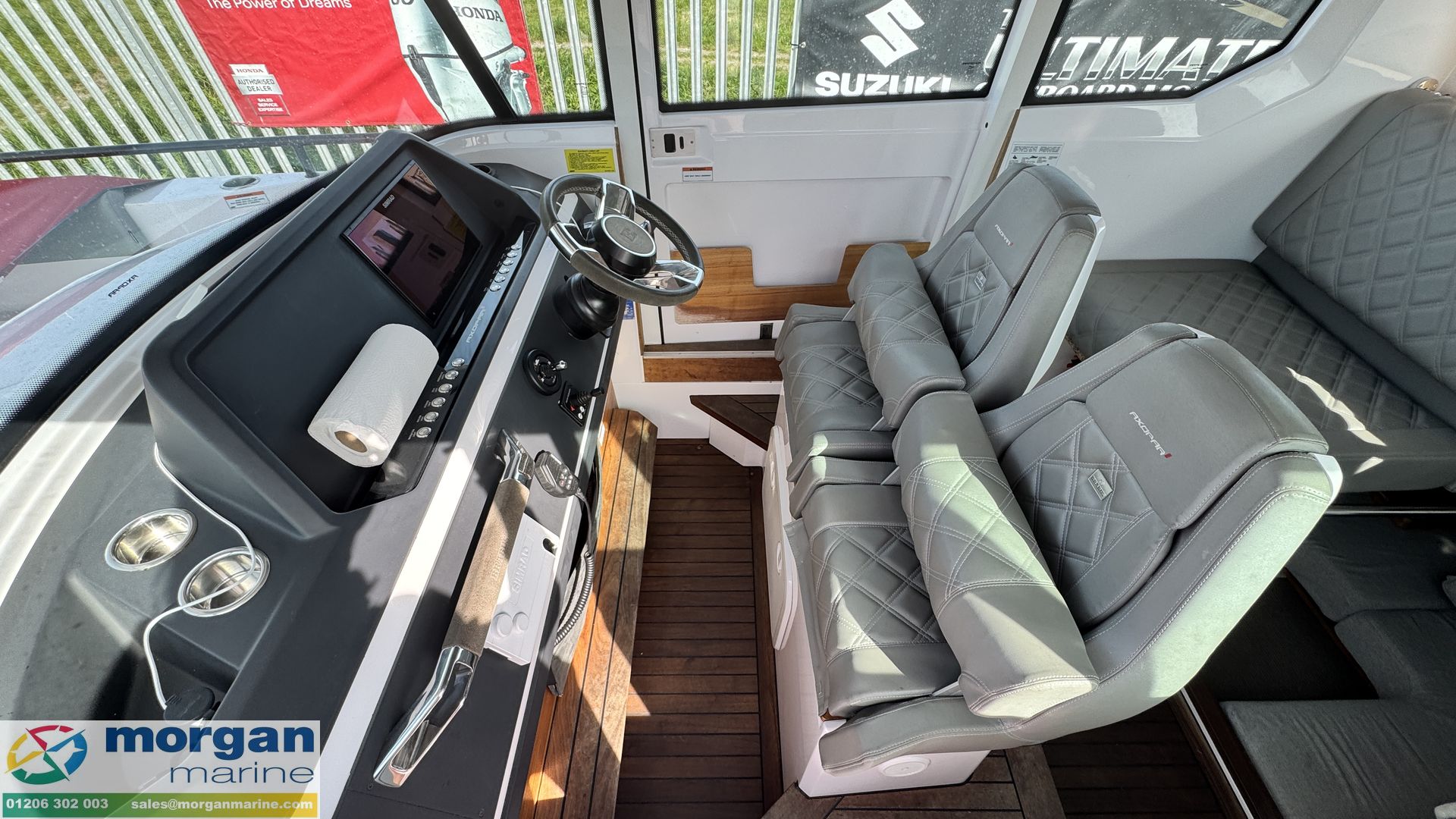 Axopar 28 Cabin -