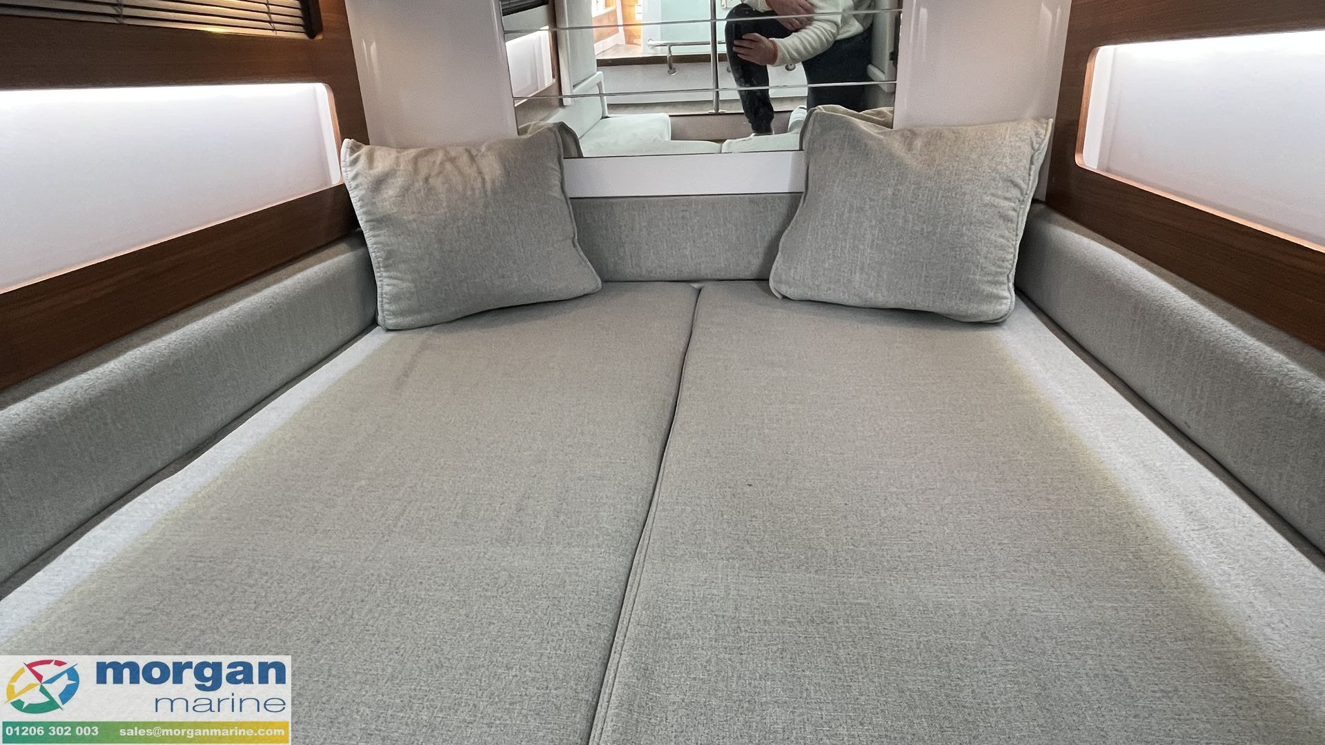 Axopar 28 Cabin -