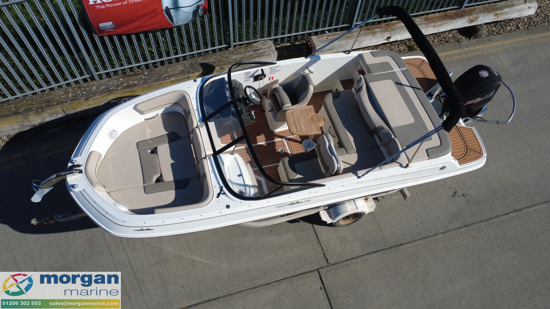 Bayliner VR5 -
