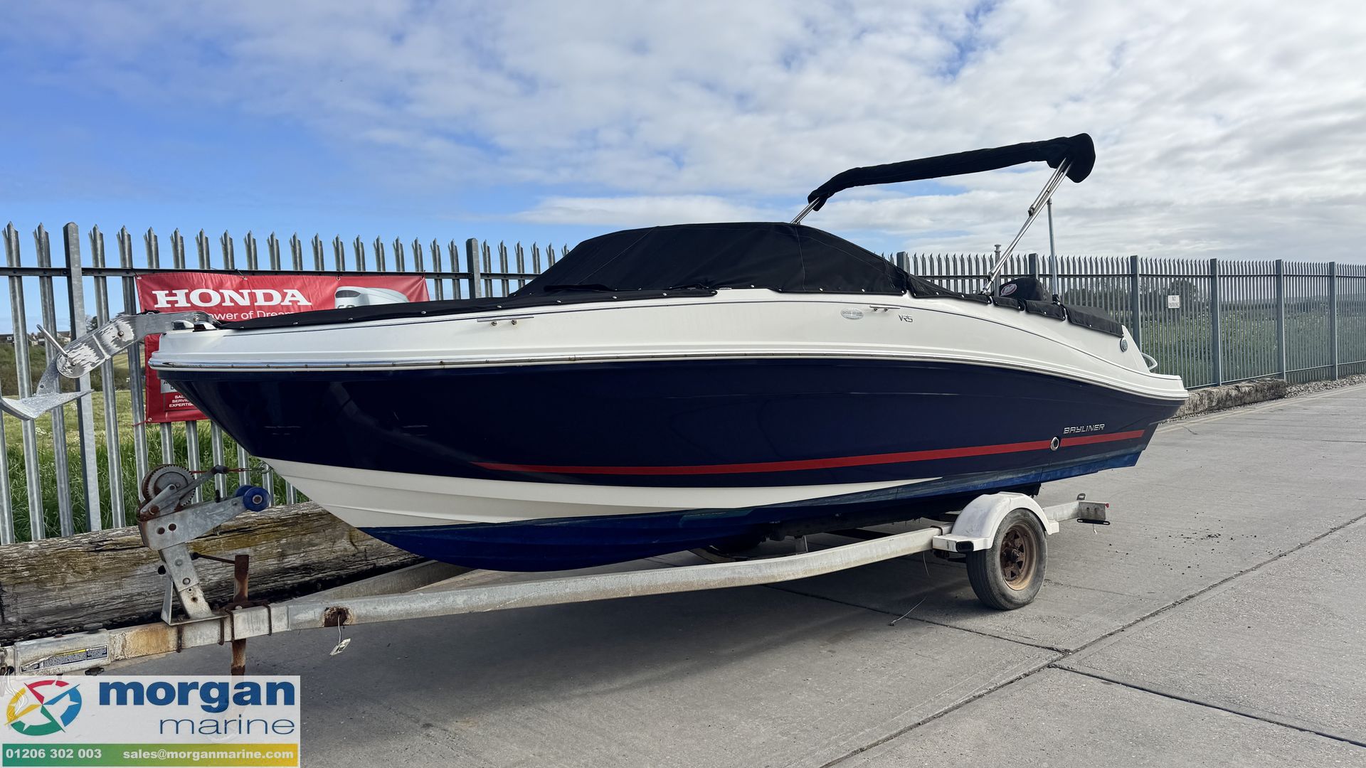 Bayliner VR5 -