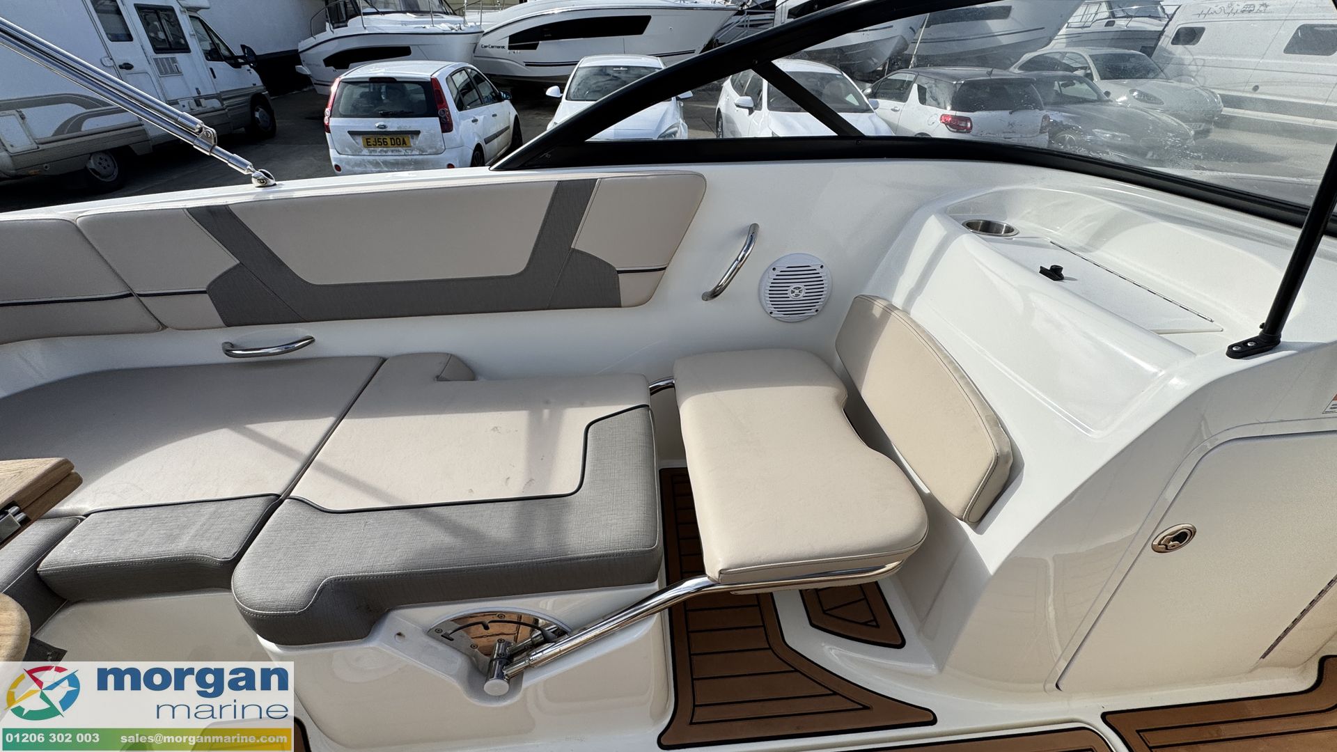 Bayliner VR5 -