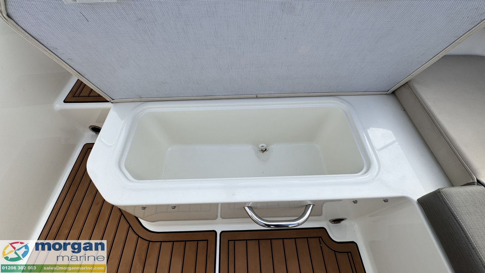 Bayliner VR5 -