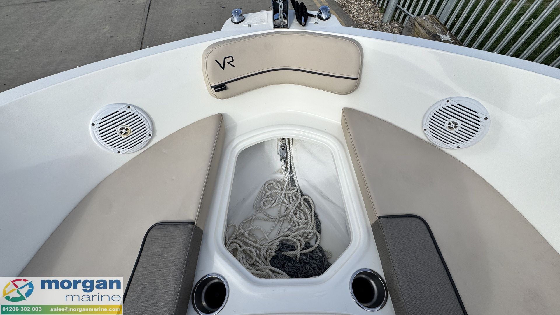 Bayliner VR5 -
