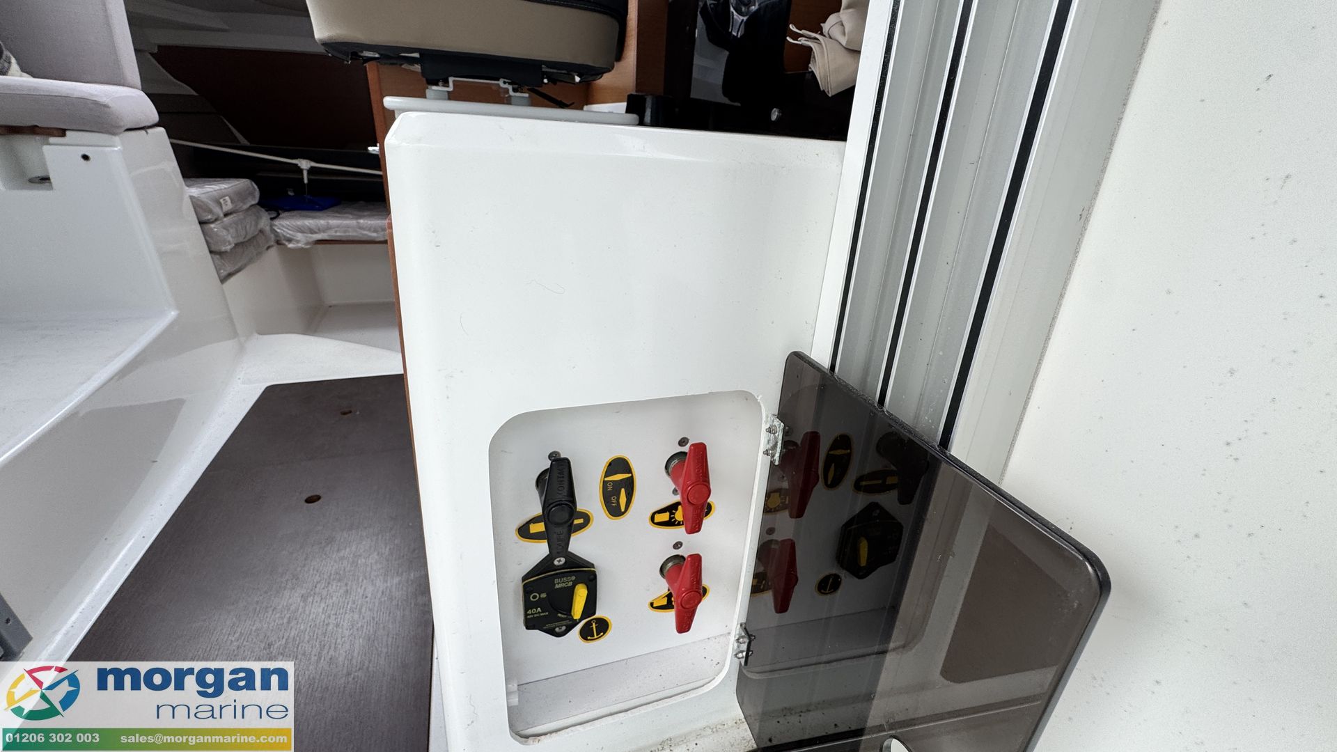 Merry Fisher 695 -