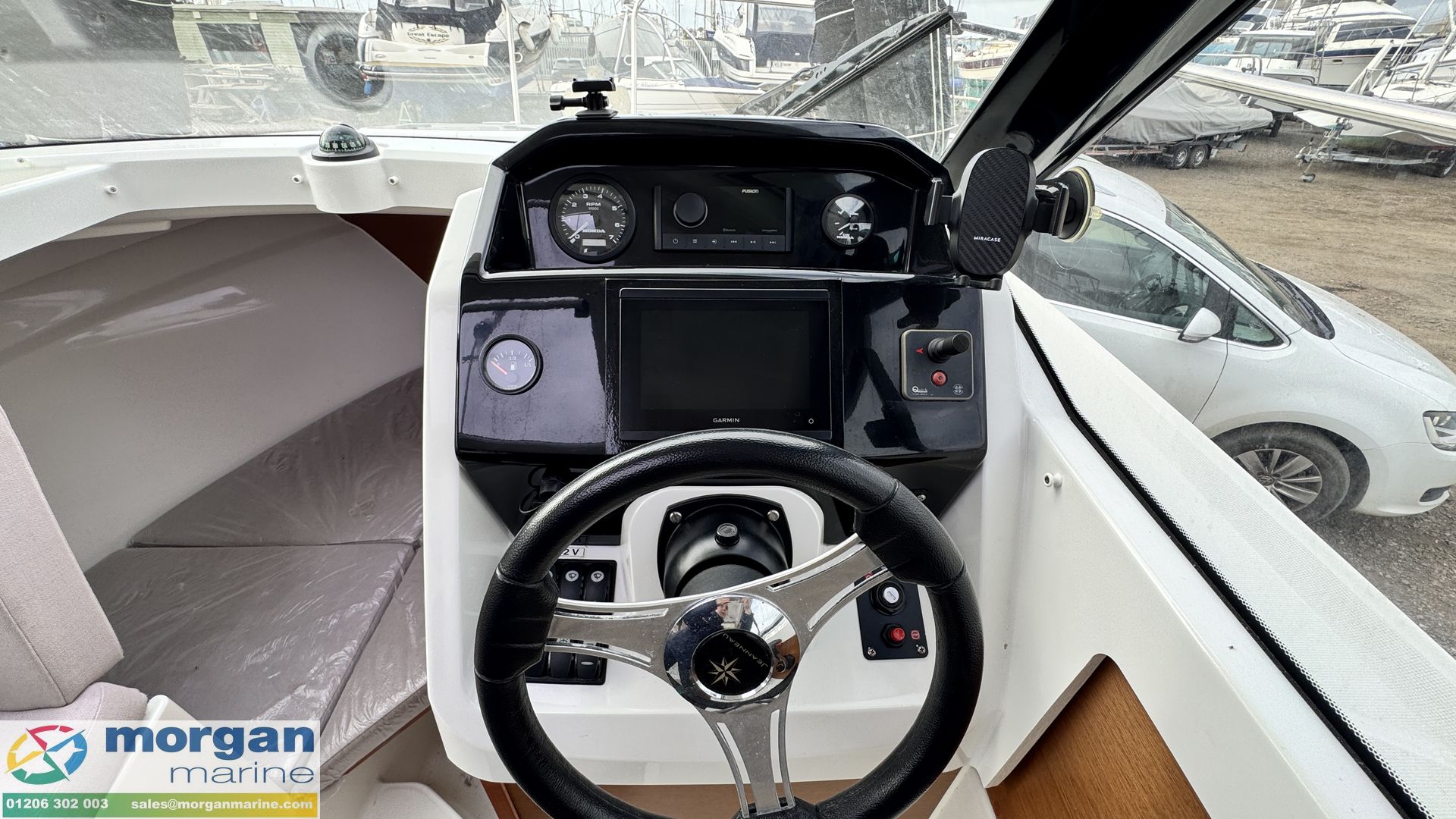 Merry Fisher 695 -