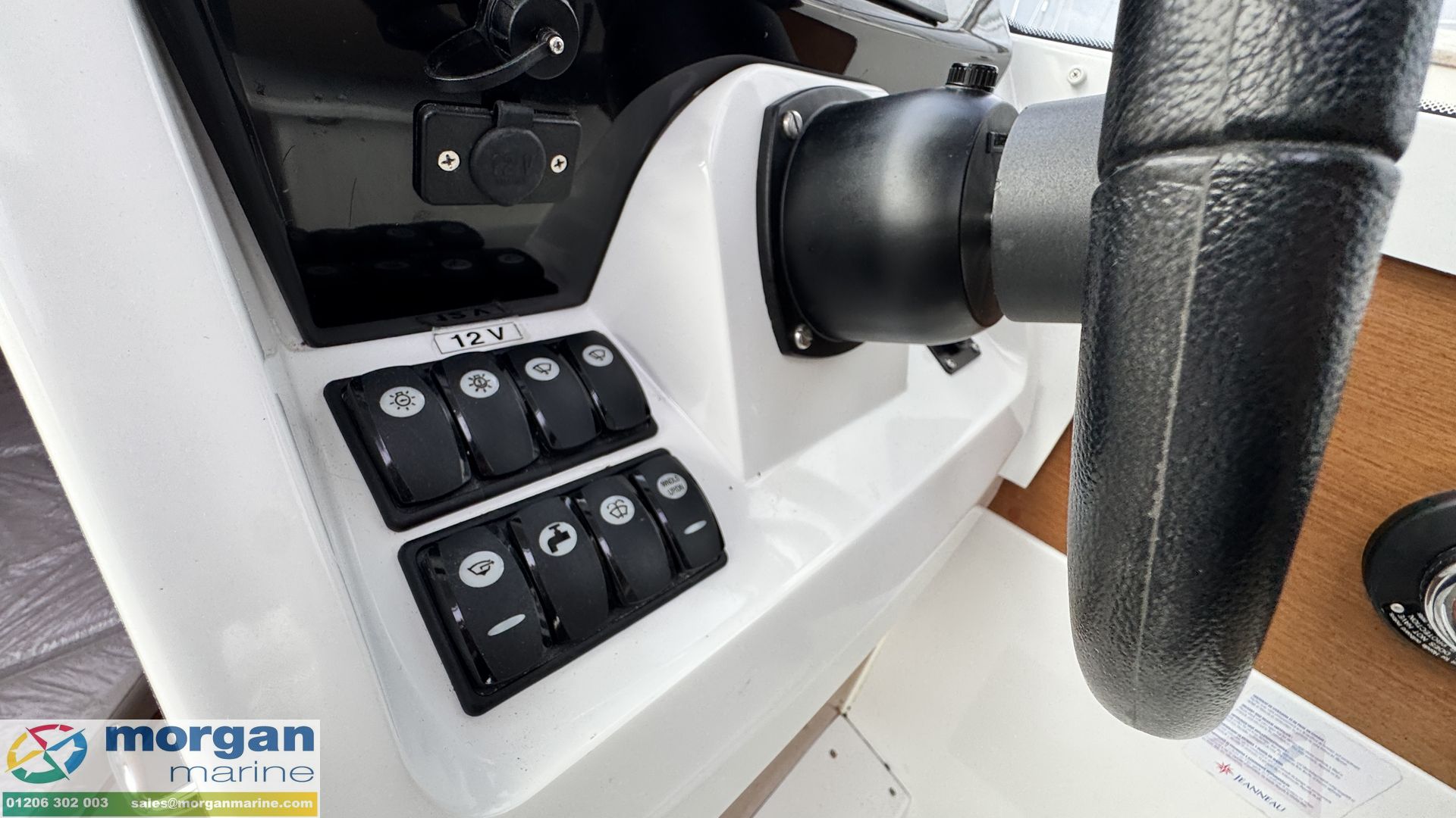 Merry Fisher 695 -