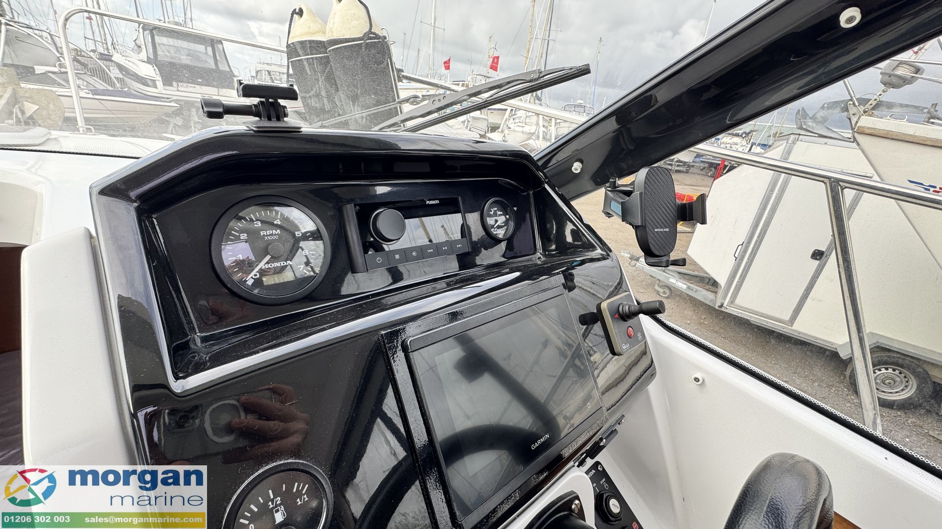 Merry Fisher 695 -