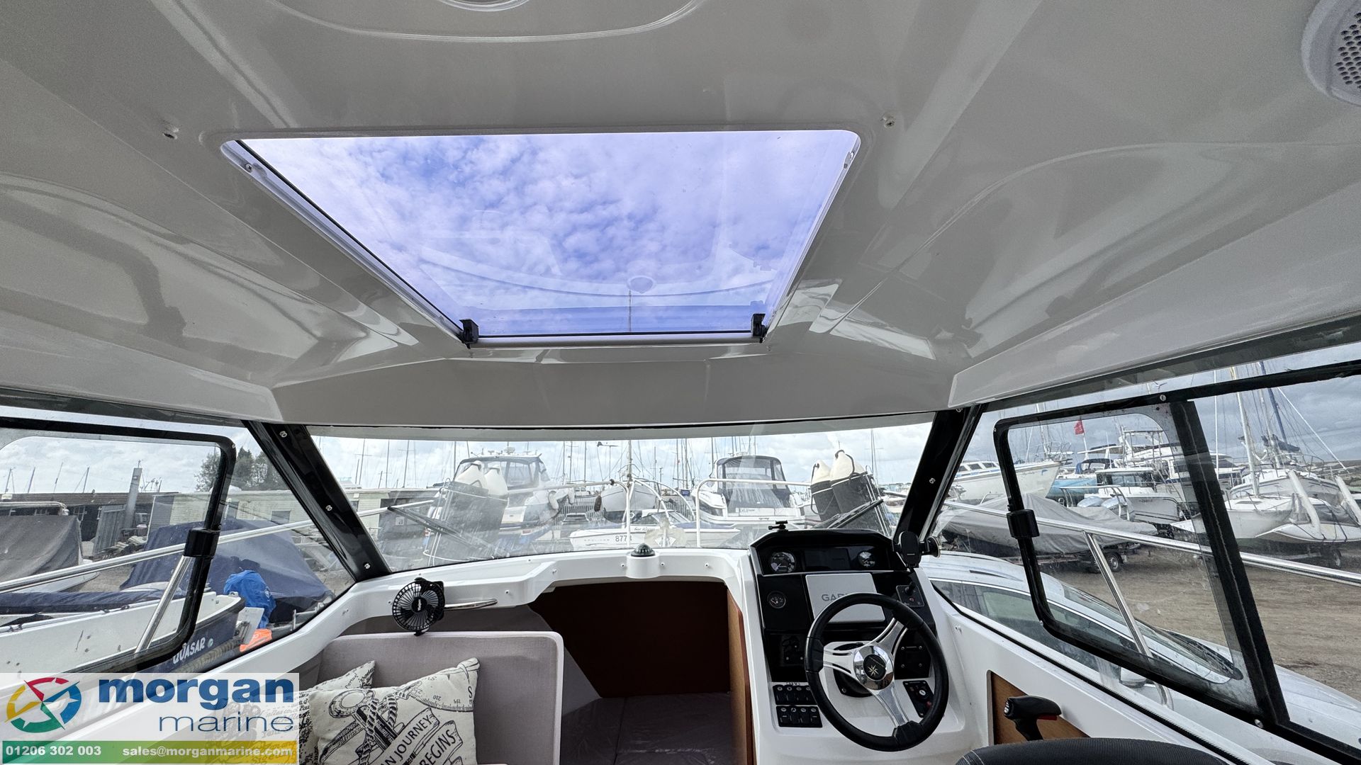 Merry Fisher 695 -
