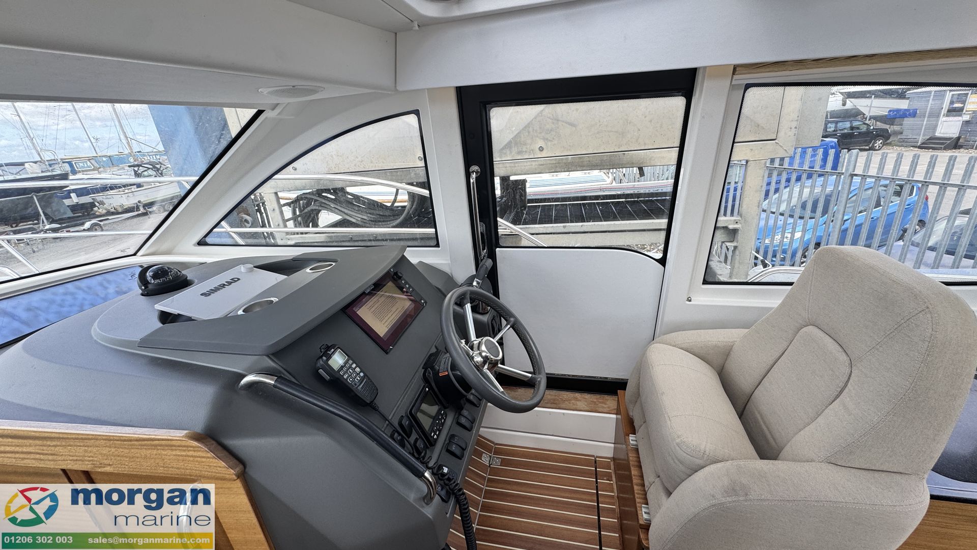 Nimbus 305 Coupe -