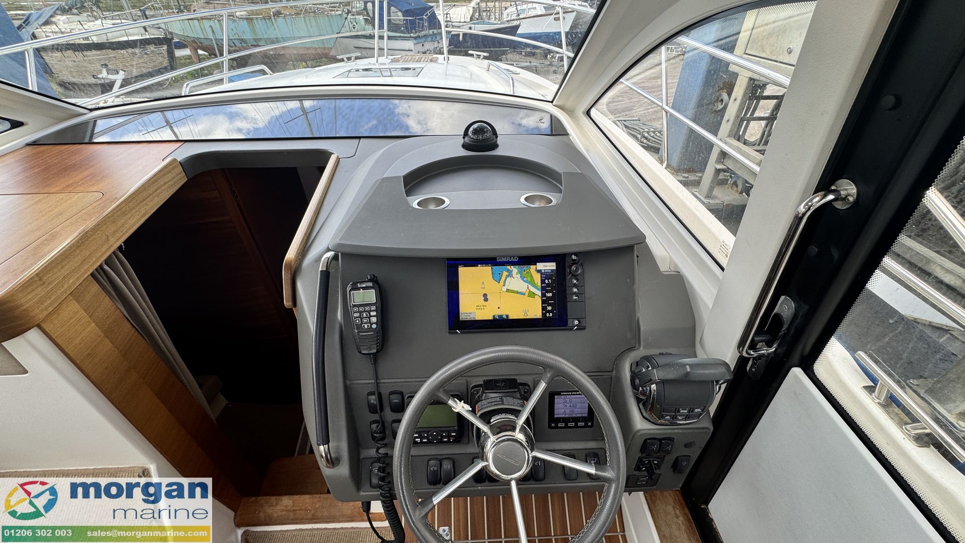 Nimbus 305 Coupe -