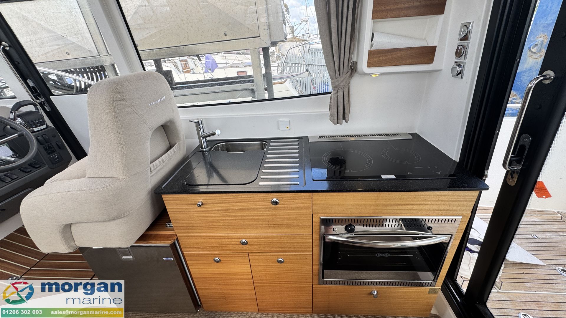 Nimbus 305 Coupe -