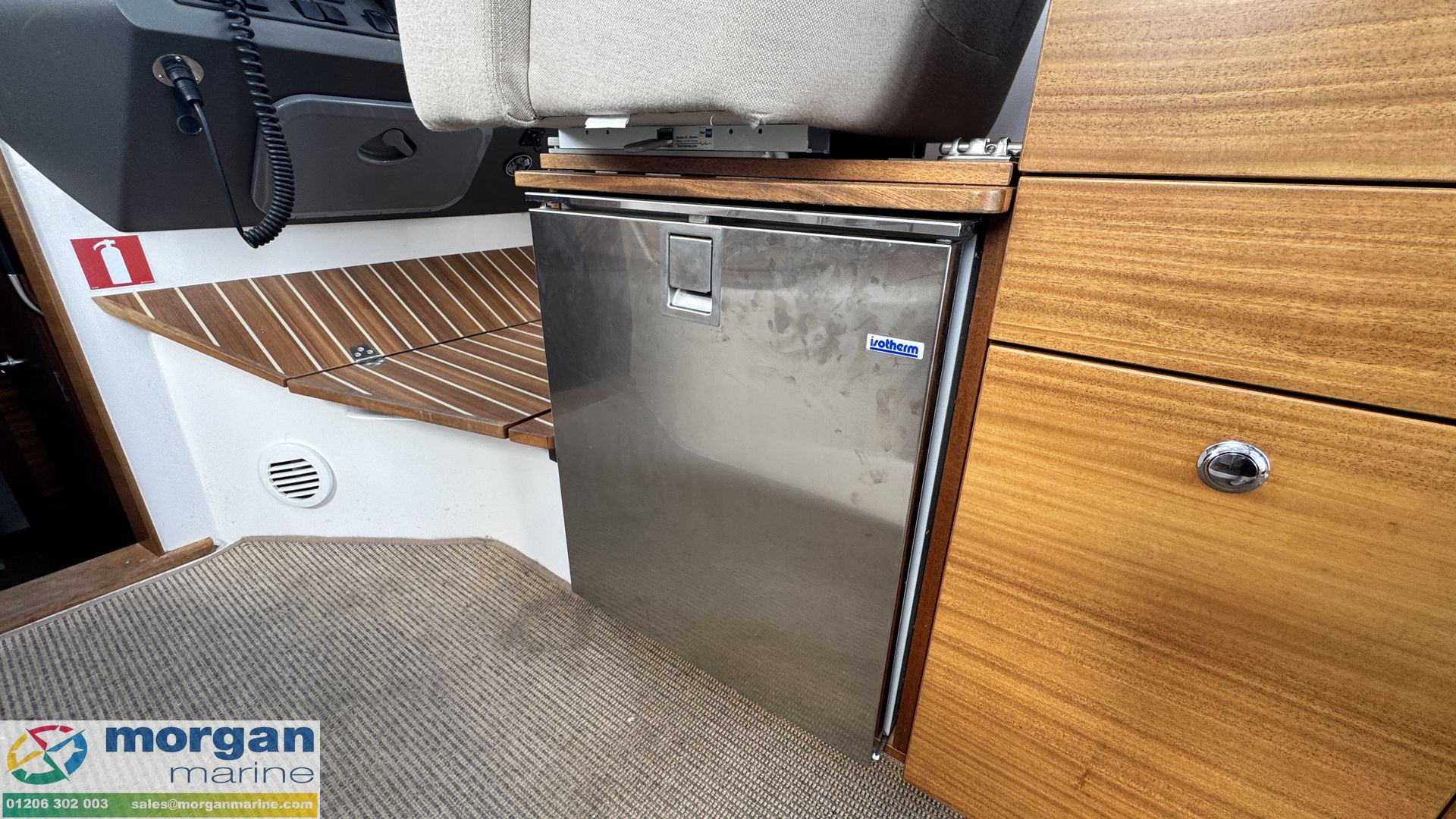 Nimbus 305 Coupe -