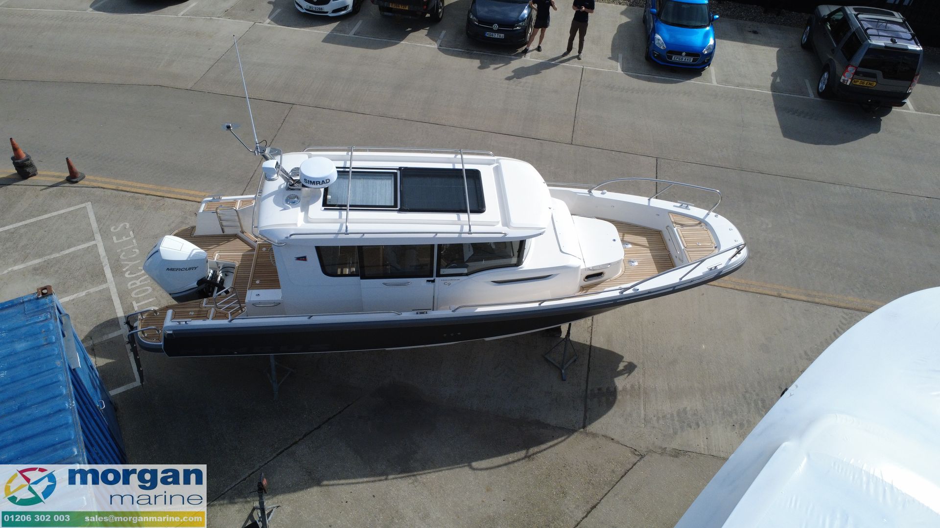 Nimbus C9 - overhead view starboard side