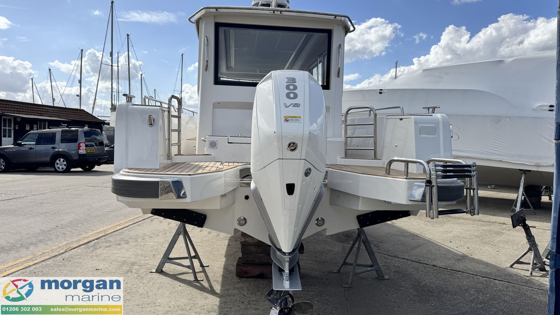 Nimbus C9 - transom and outboard