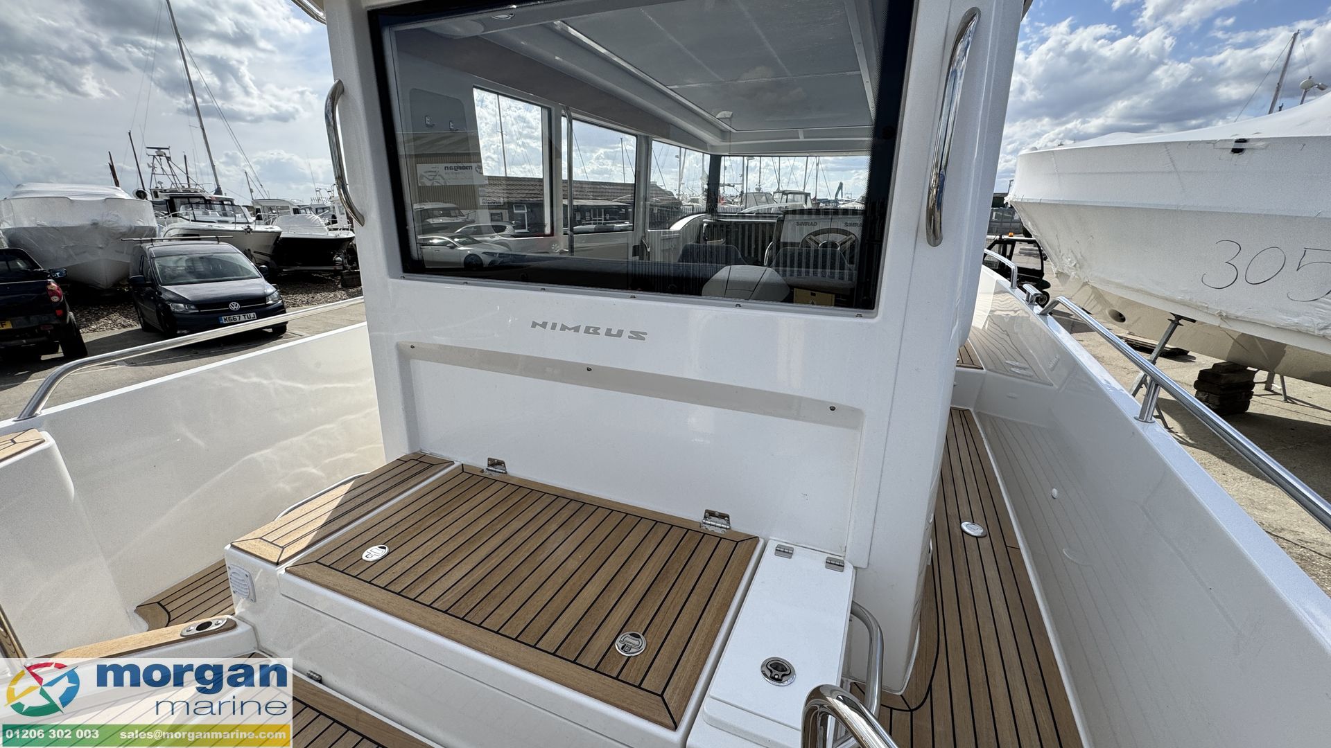 Nimbus C9 - starboard side deck