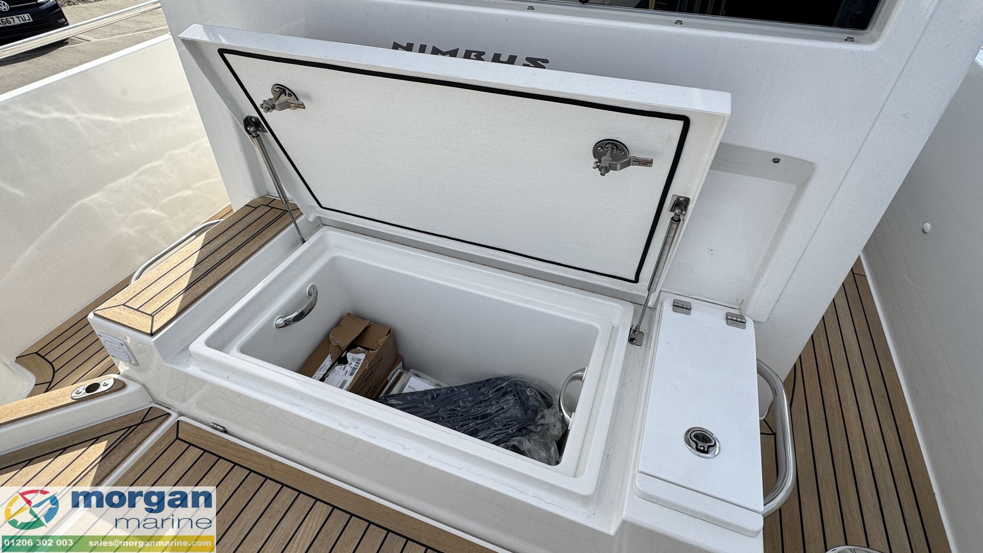 Nimbus C9 - fender storage