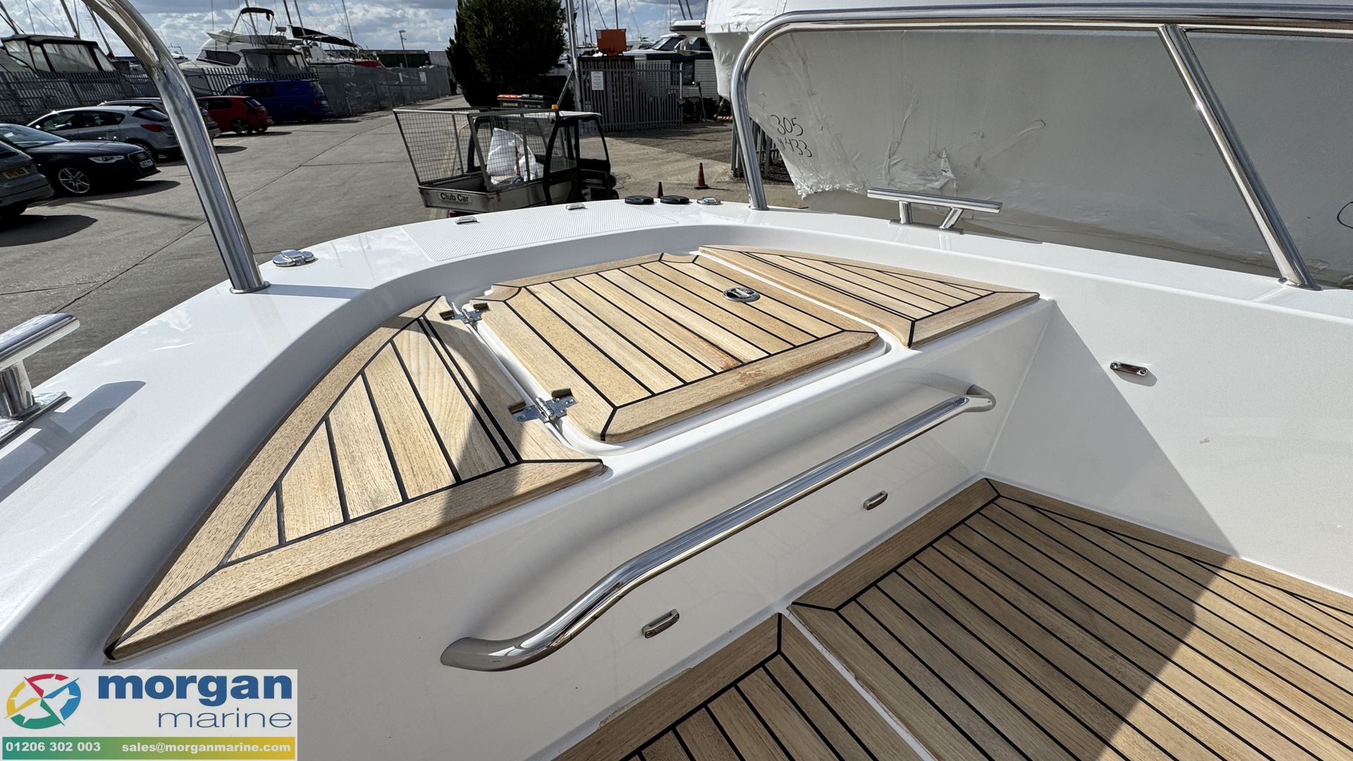 Nimbus C9 - bow locker