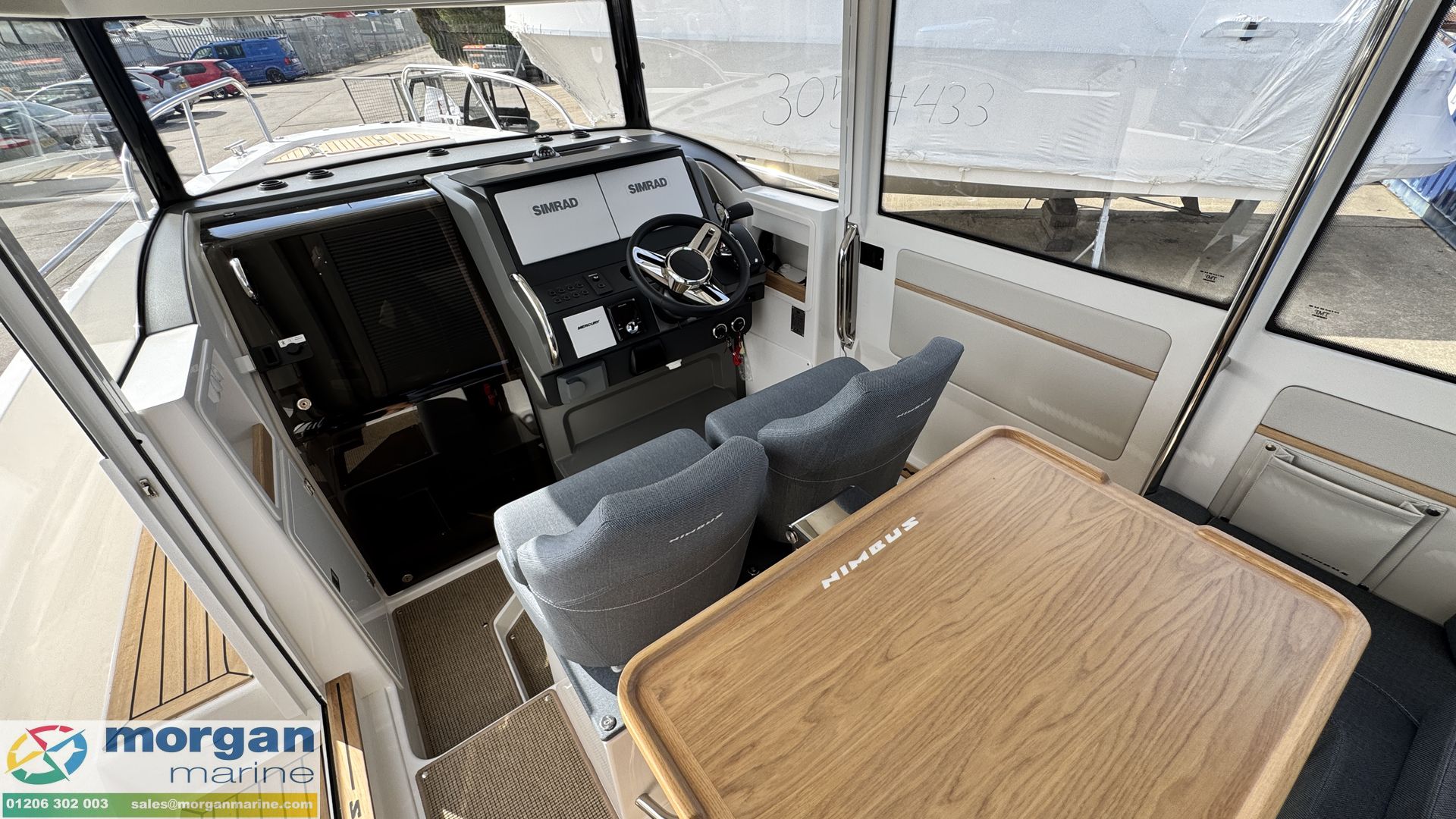 Nimbus C9 - view towards cabin entrance