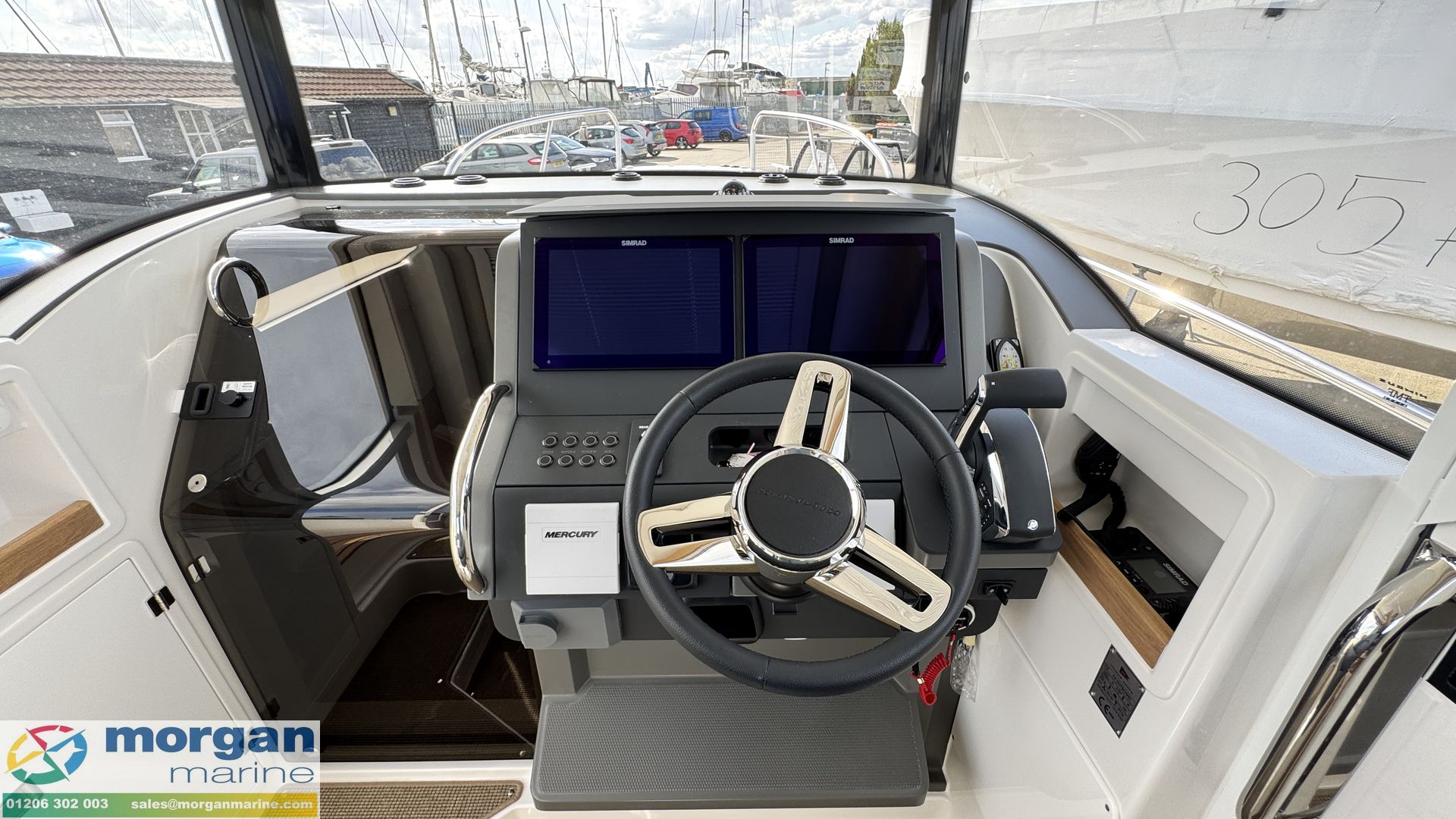 Nimbus C9 - dash and engine controls