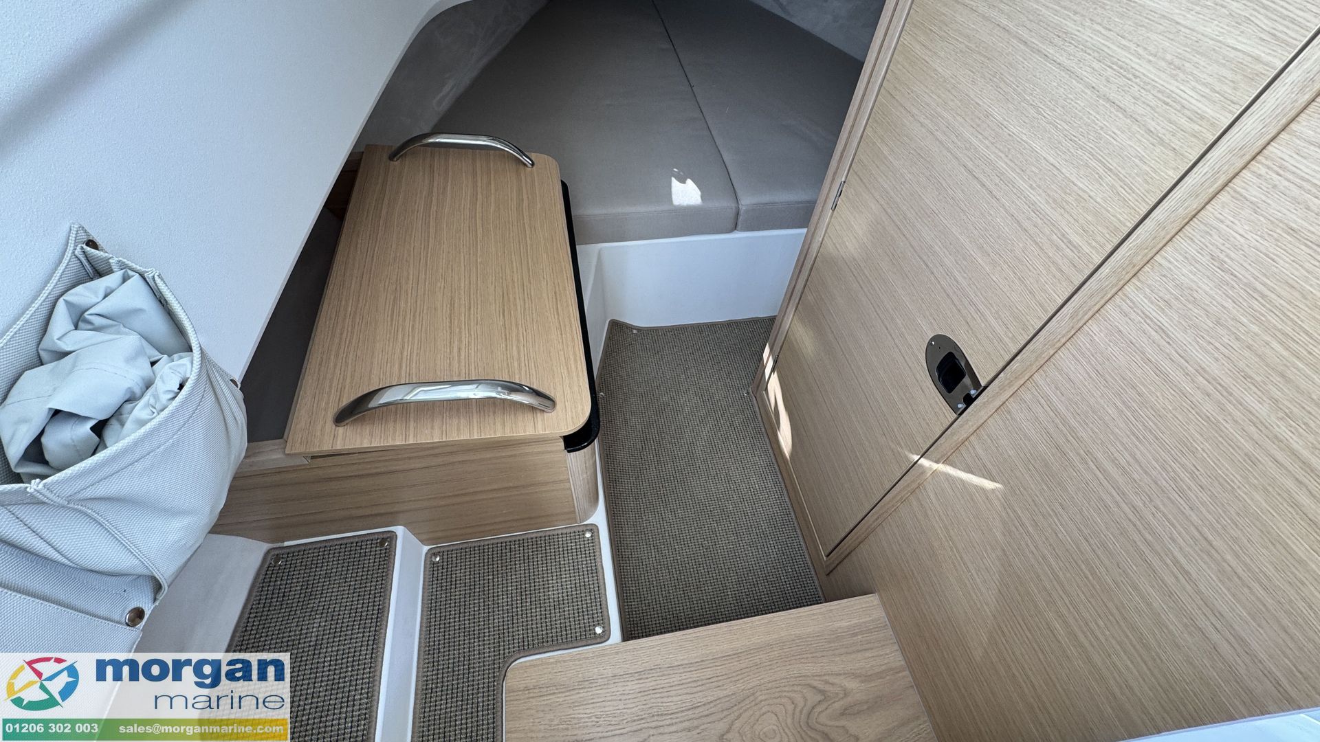 Nimbus C9 - cabin