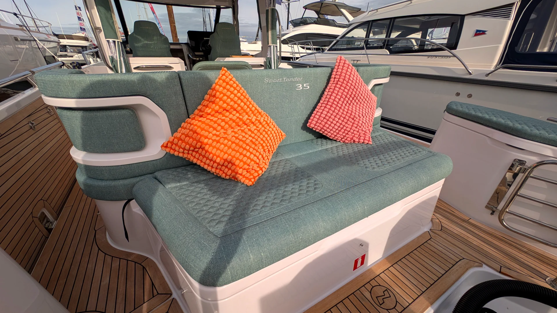 Nimbus ST35 (Sport Tender 35) - 9