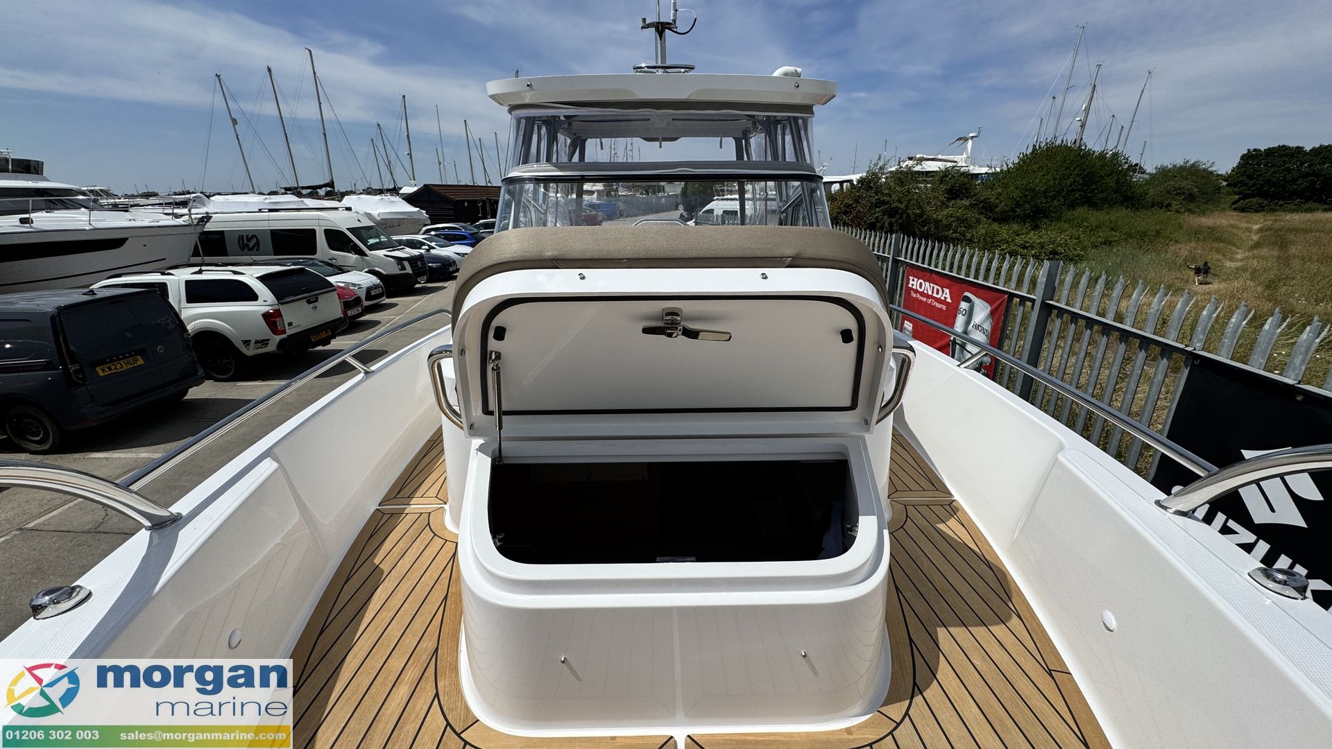 Nimbus Tender 8 -