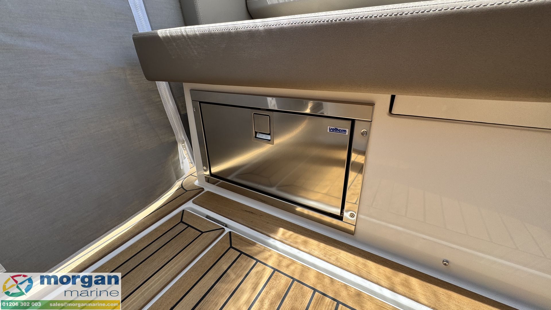 Nimbus Tender 8 -