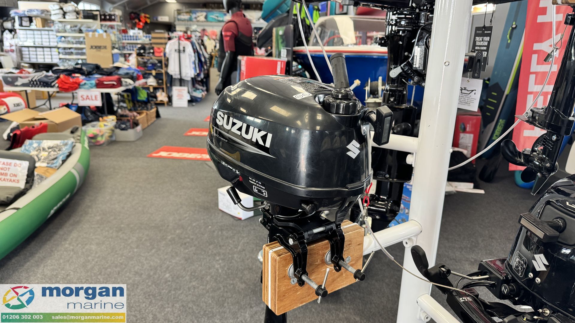 Suzuki DF2.5 short shaft outboard engine