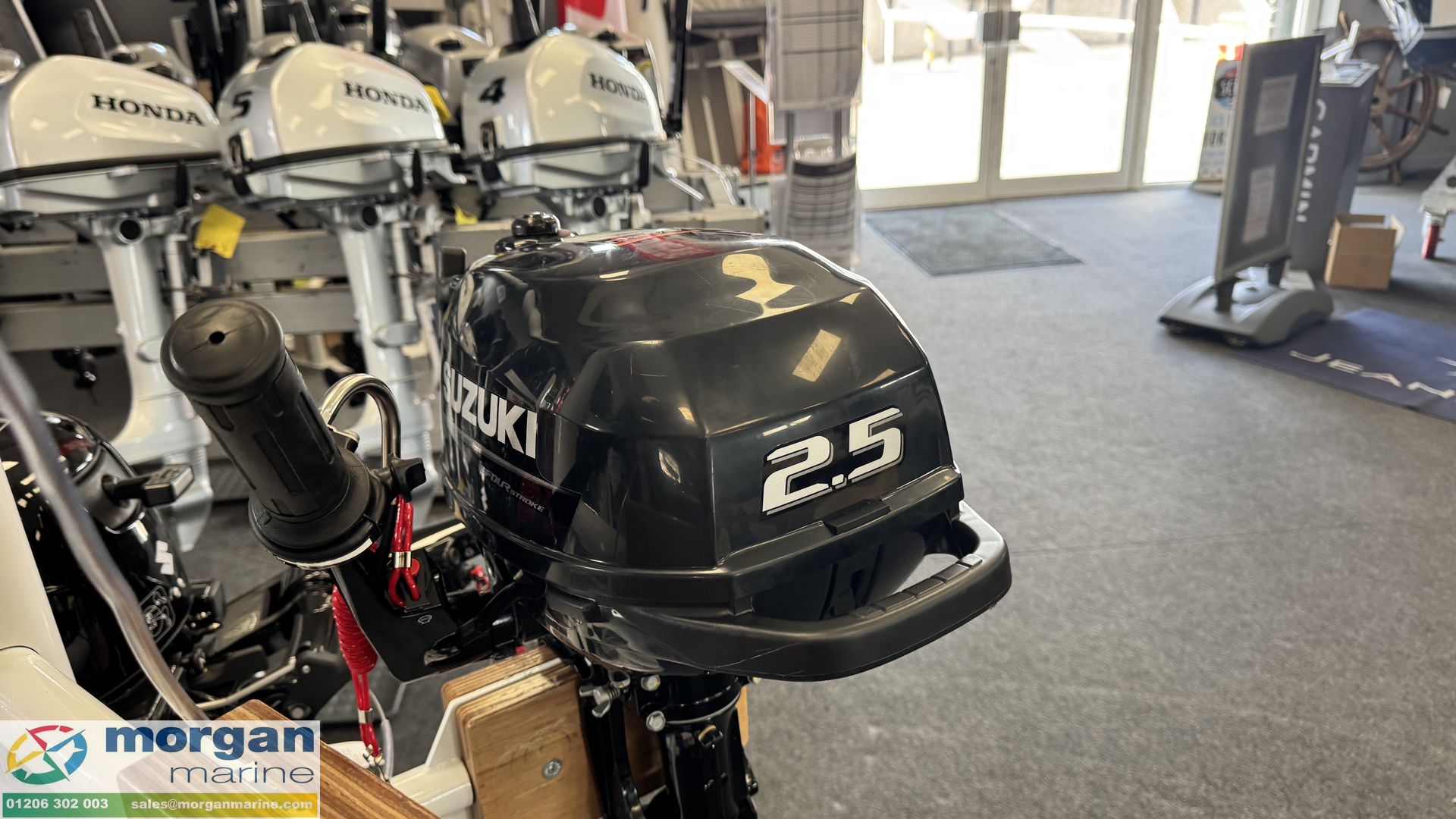Suzuki DF2.5 short shaft outboard engine
