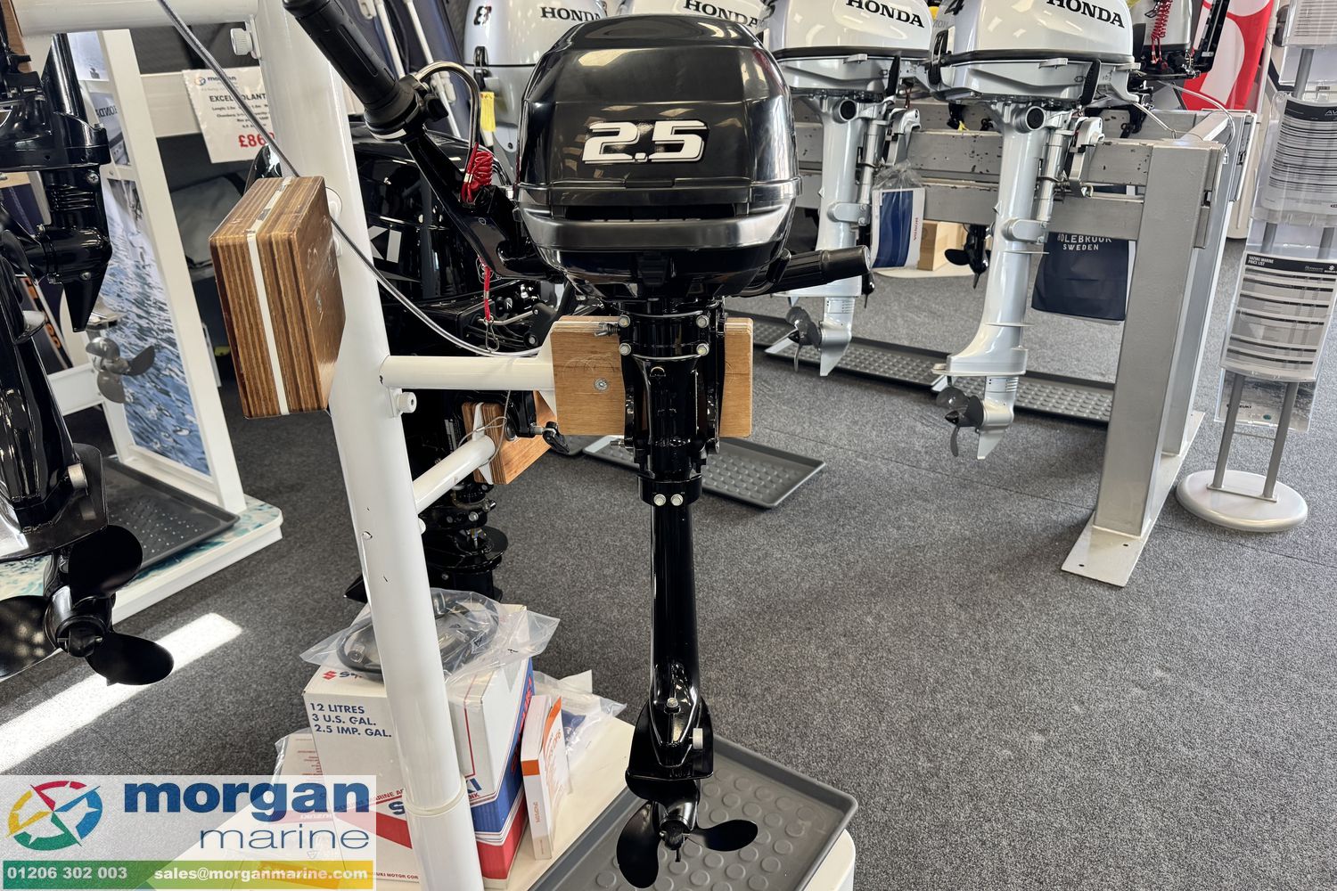 Suzuki DF2.5 short shaft outboard engine