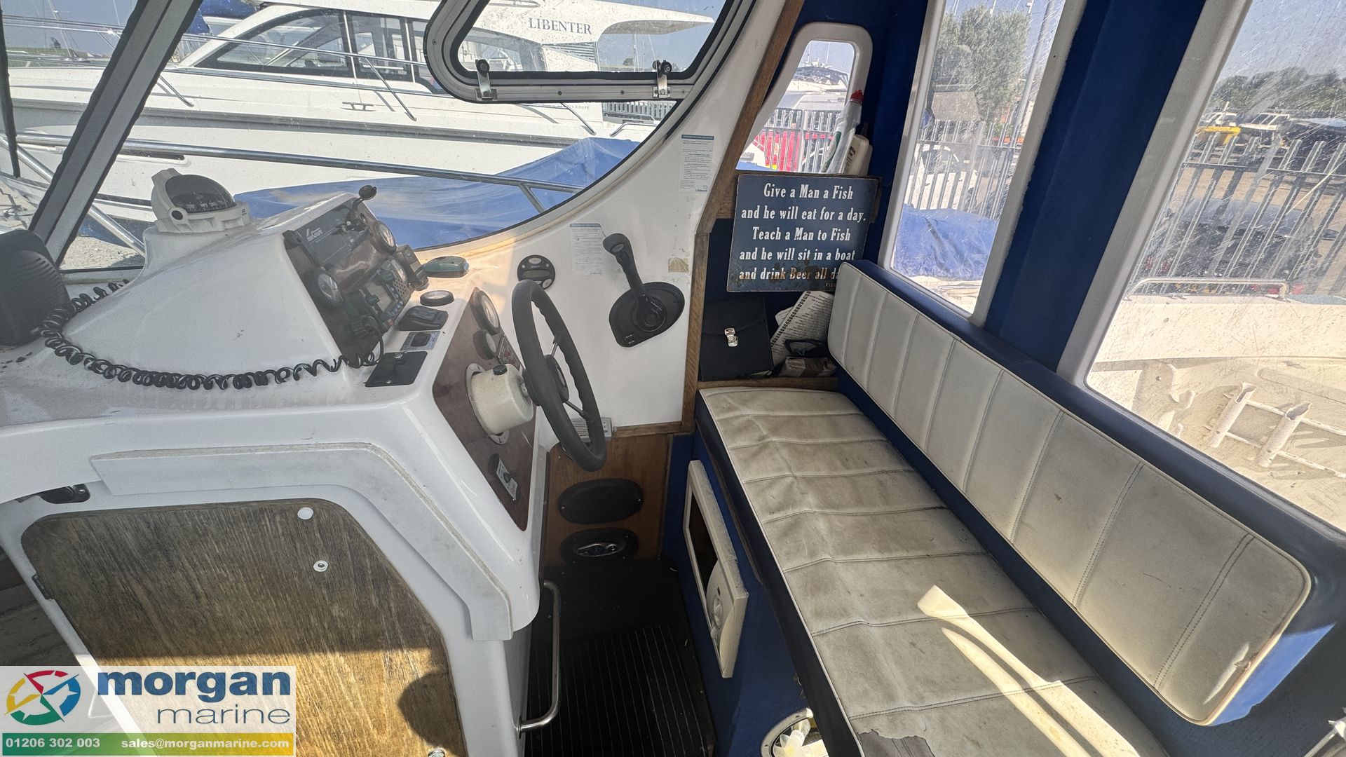 Arvor 25 -