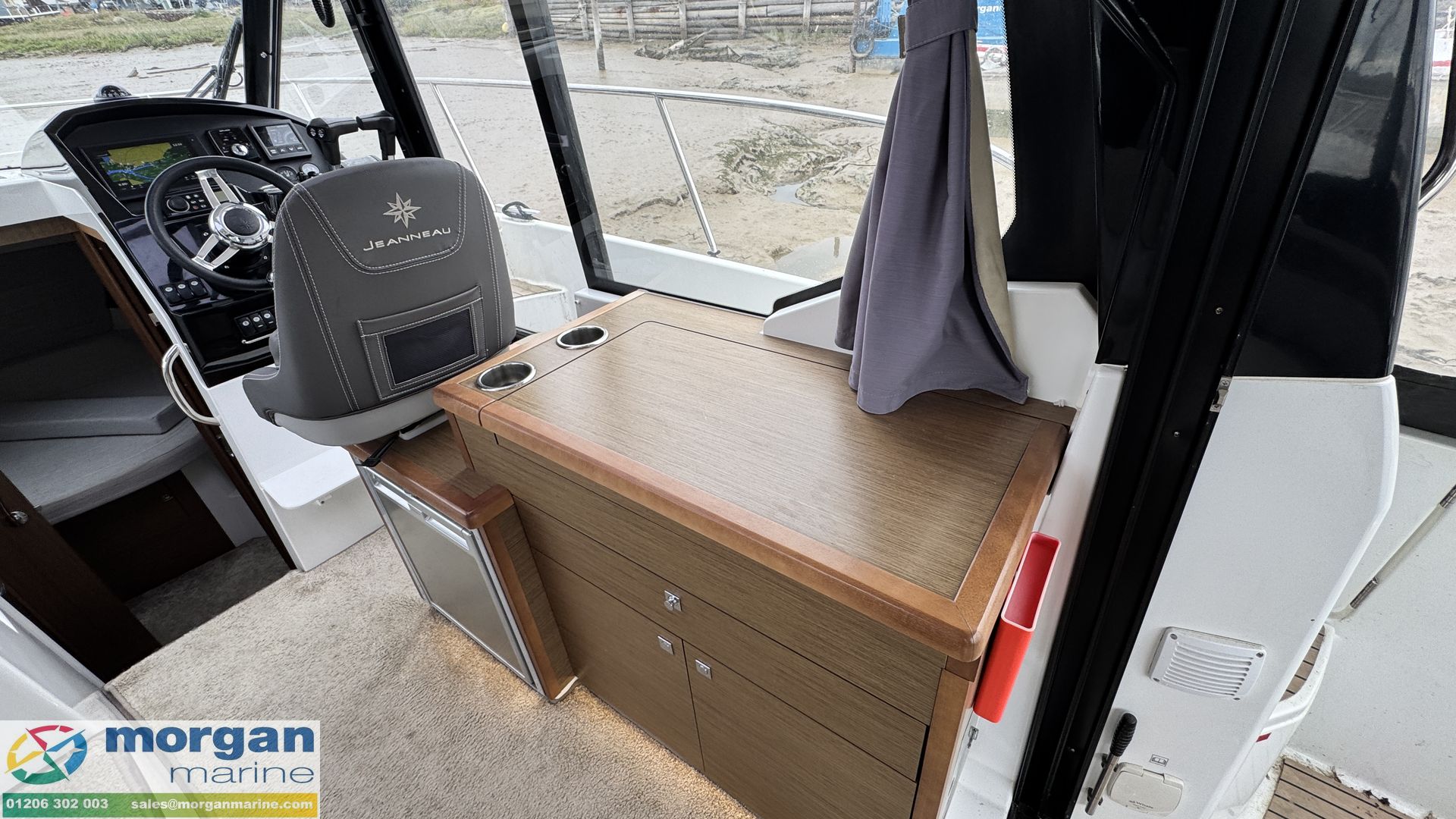 Jeanneau Merry Fisher 895 -