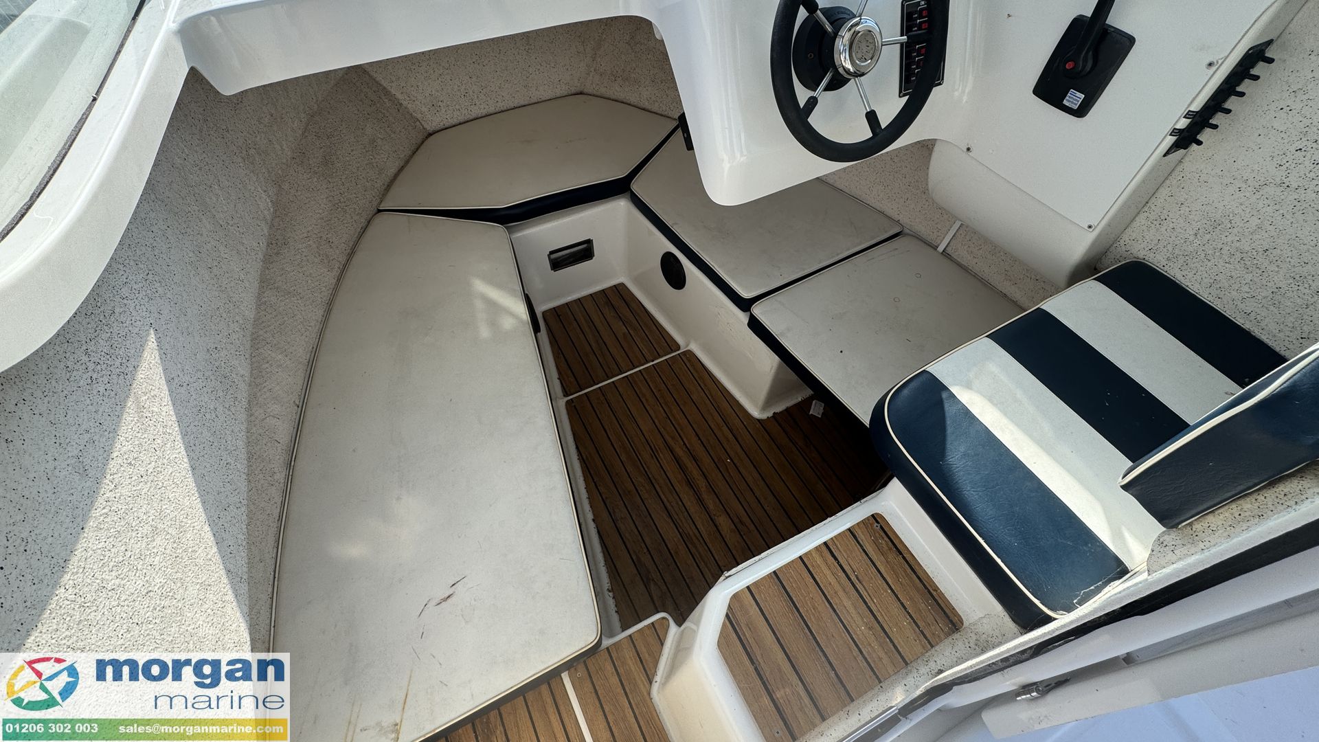 Arvor 18 -