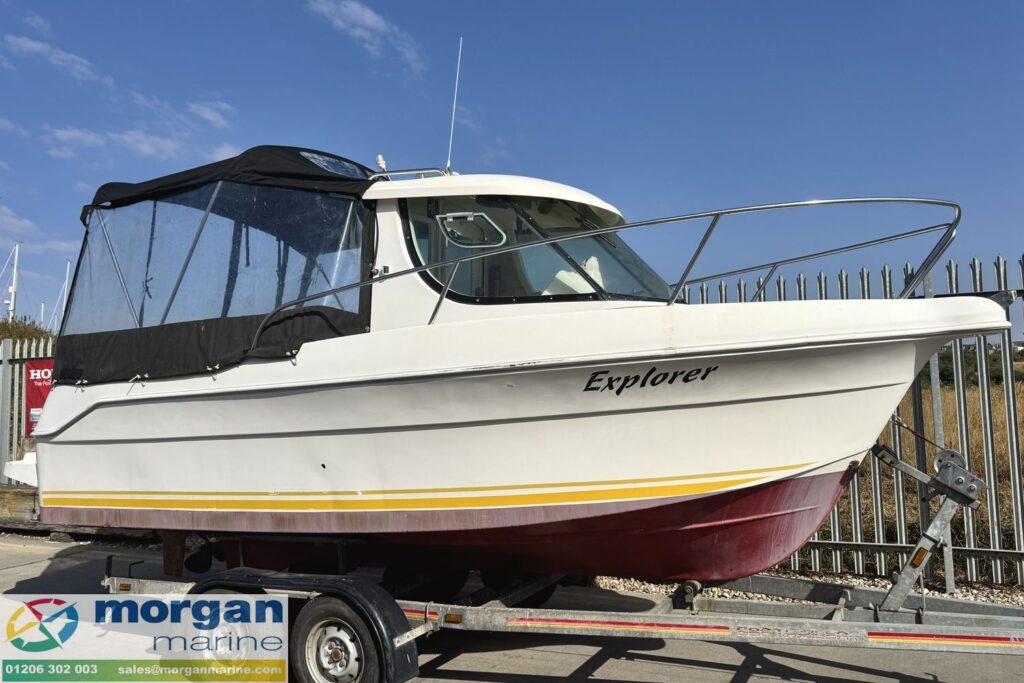 Arvor 18 – pilot house