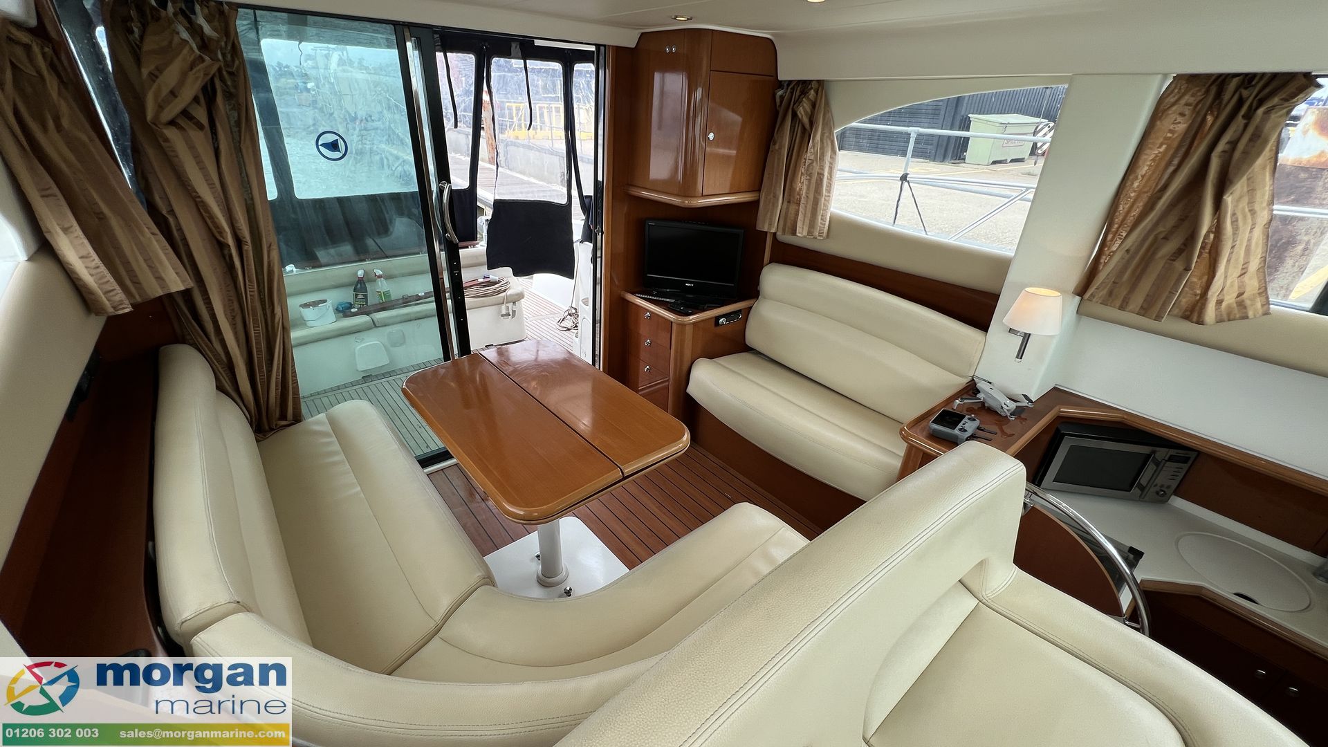 Jeanneau Prestige 36 - Roman Whispers -