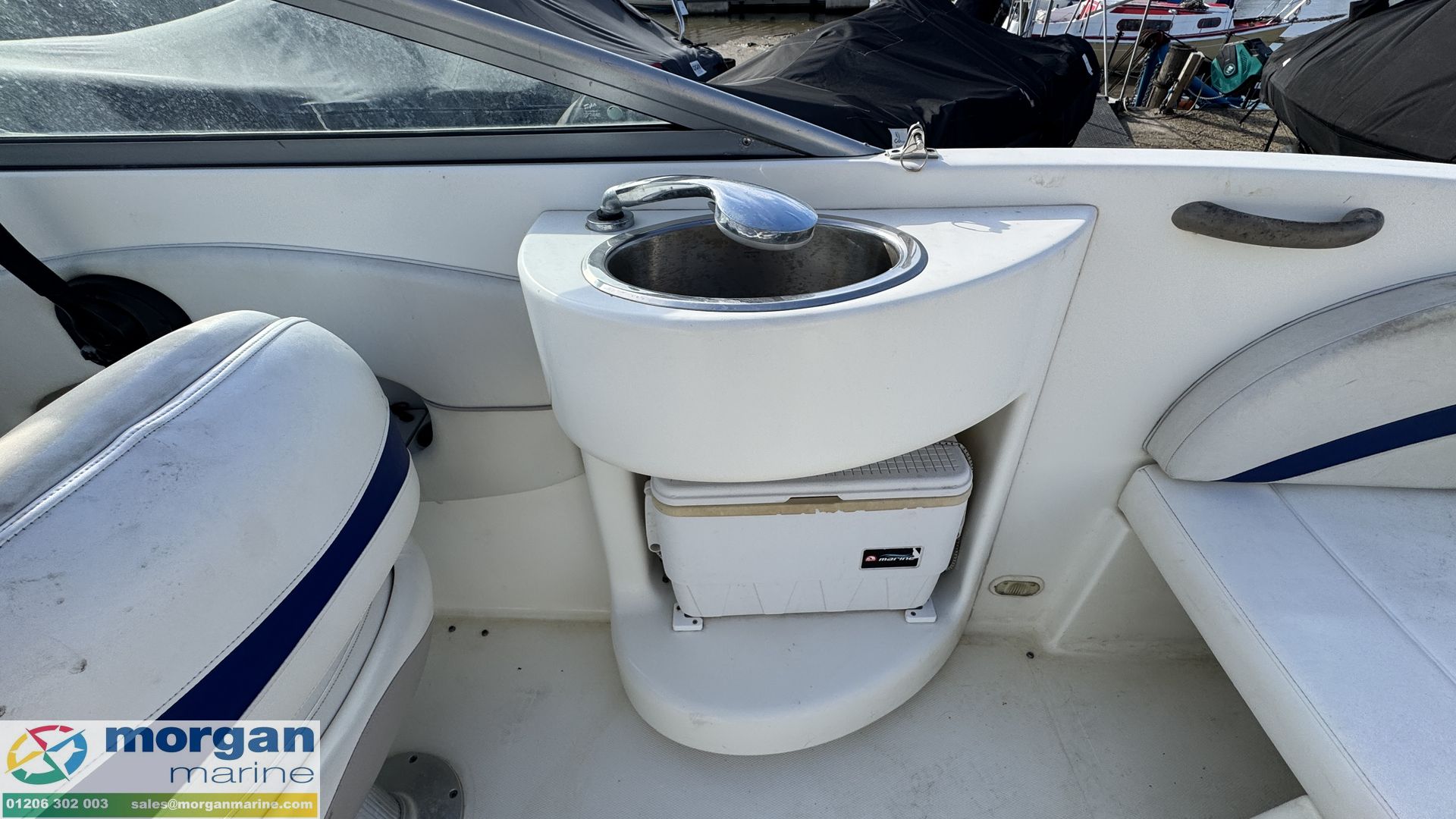 Maxum 2400 SC3 -