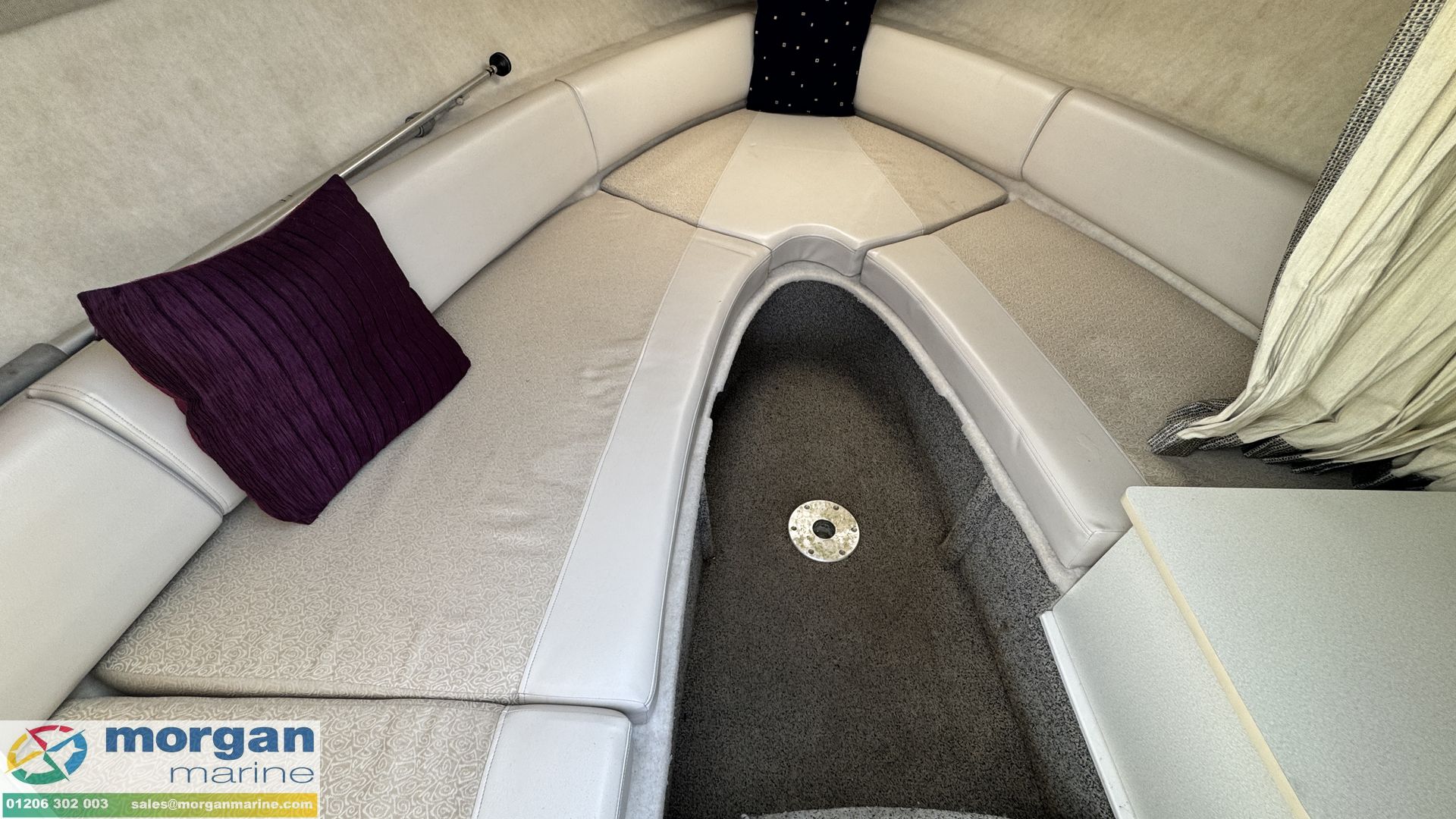 Maxum 2400 SC3 -